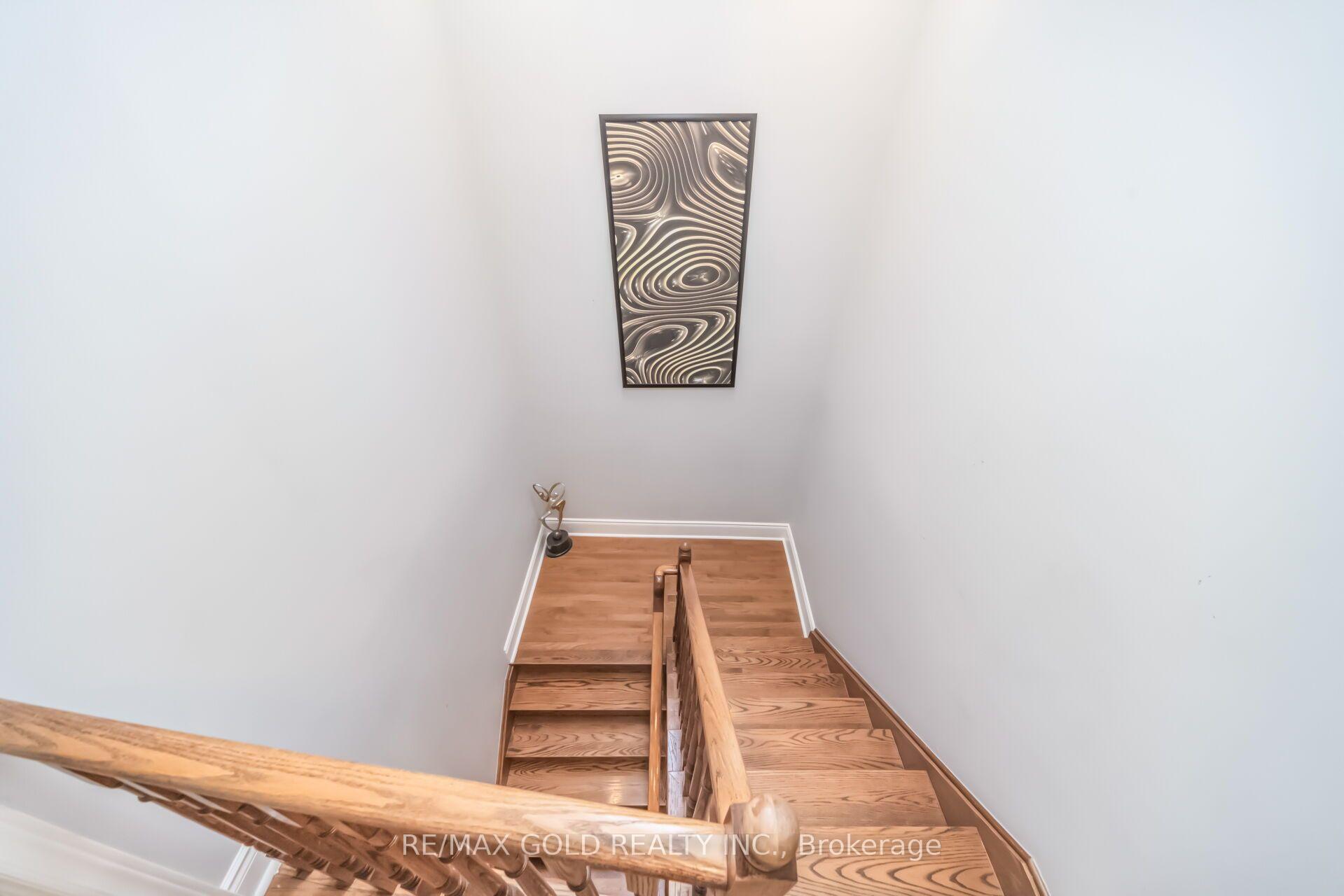 Photo 25 of 15 Newark Way, Brampton, Fletcher's Meadow — HOMEH
