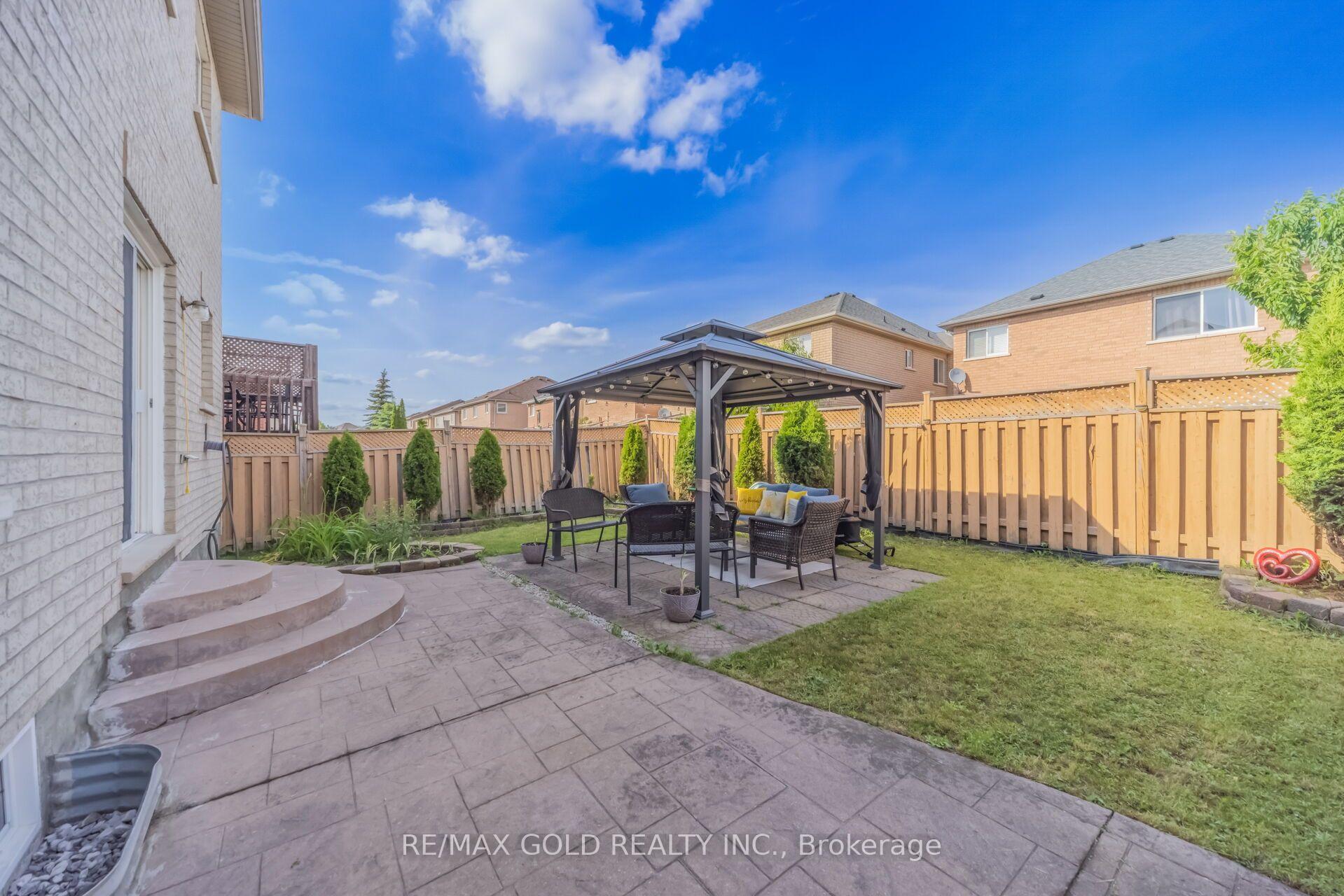 Photo 39 of 15 Newark Way, Brampton, Fletcher's Meadow — HOMEH