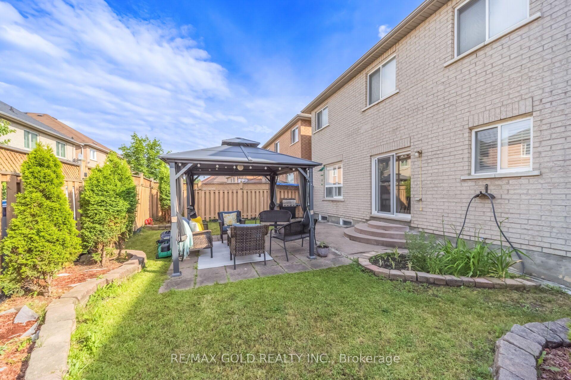 Photo 43 of 15 Newark Way, Brampton, Fletcher's Meadow — HOMEH