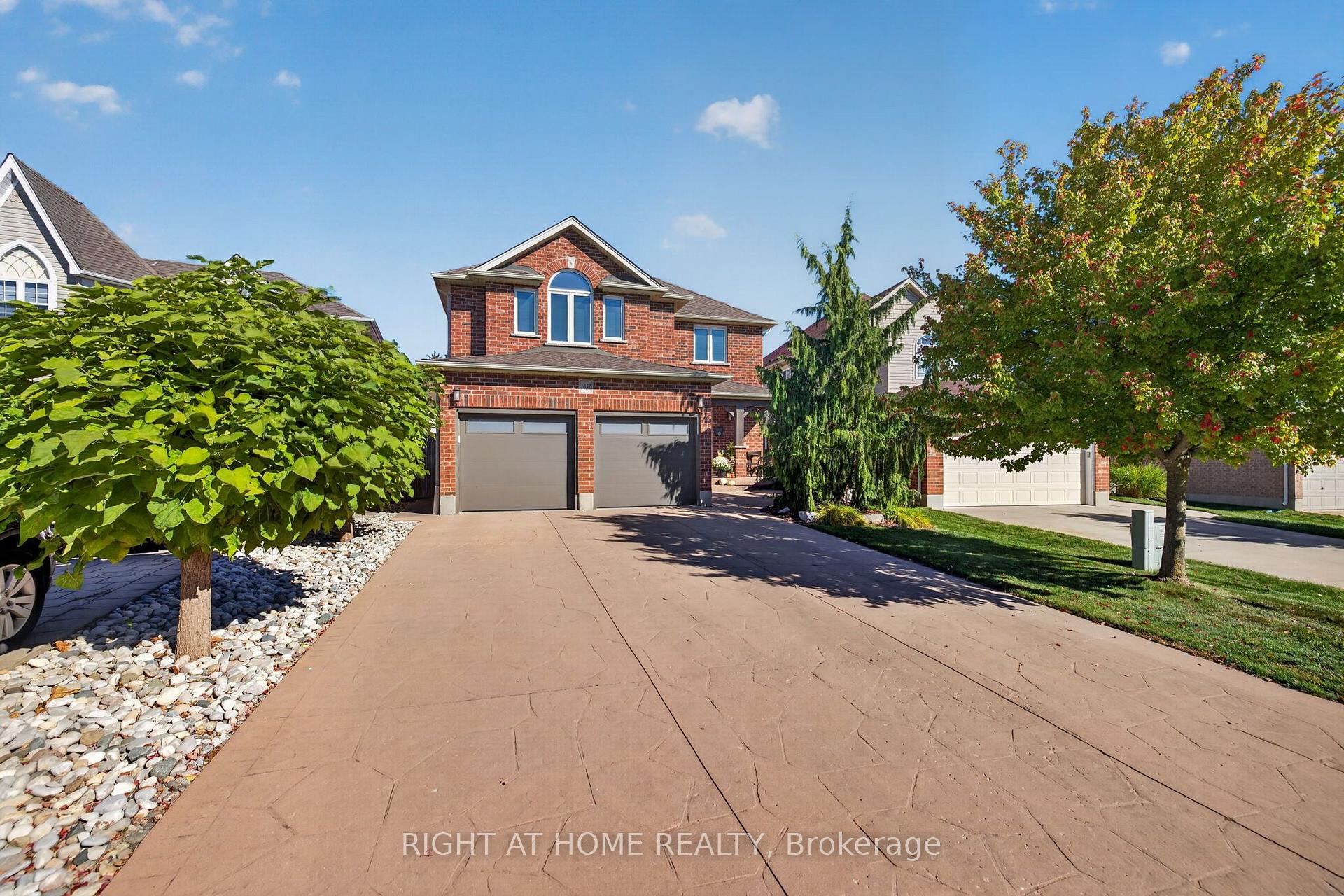 Photo 2 of 1032 Byronmanor Road, London, South K — HOMEH