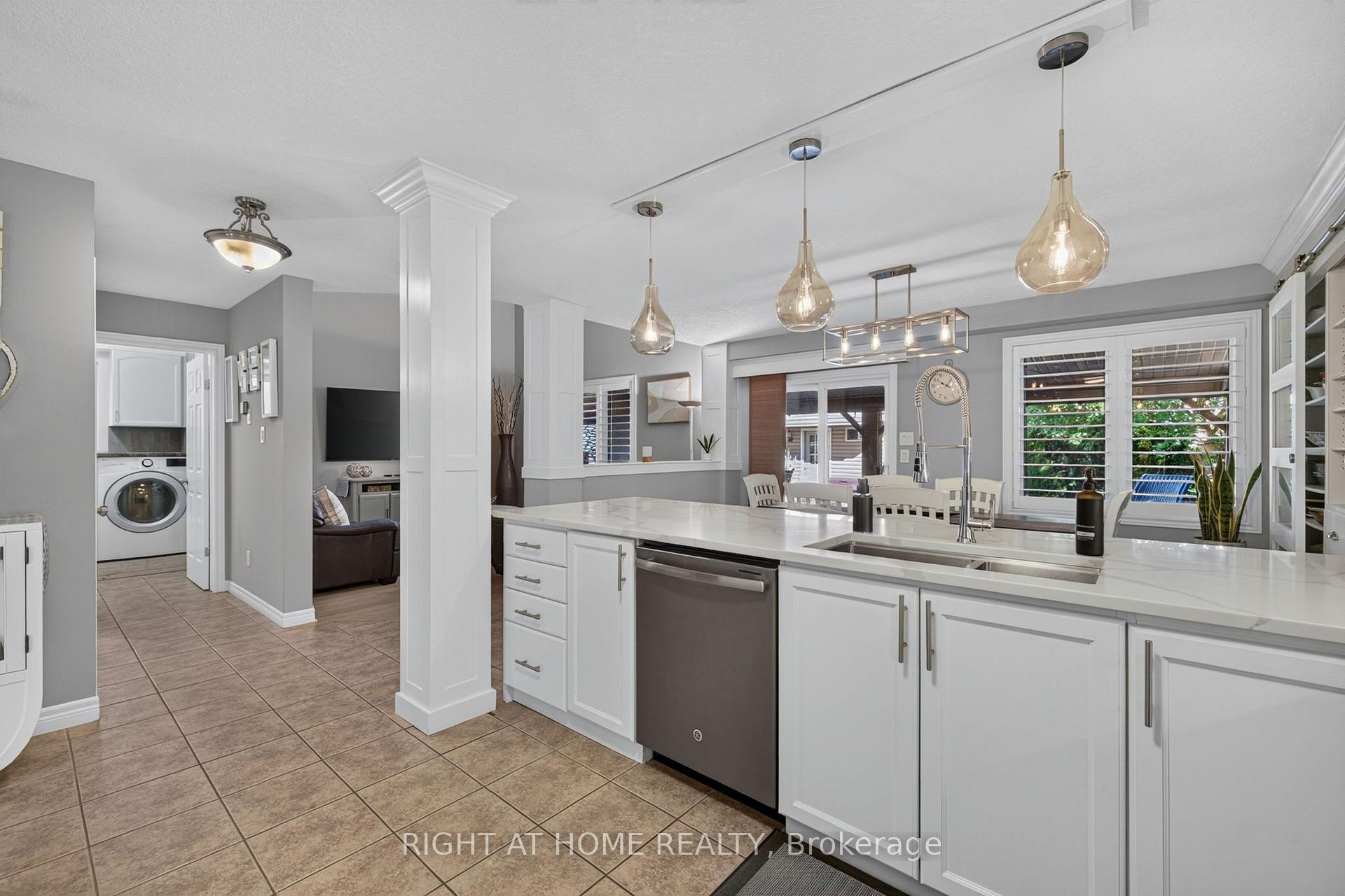 Photo 12 of 1032 Byronmanor Road, London, South K — HOMEH