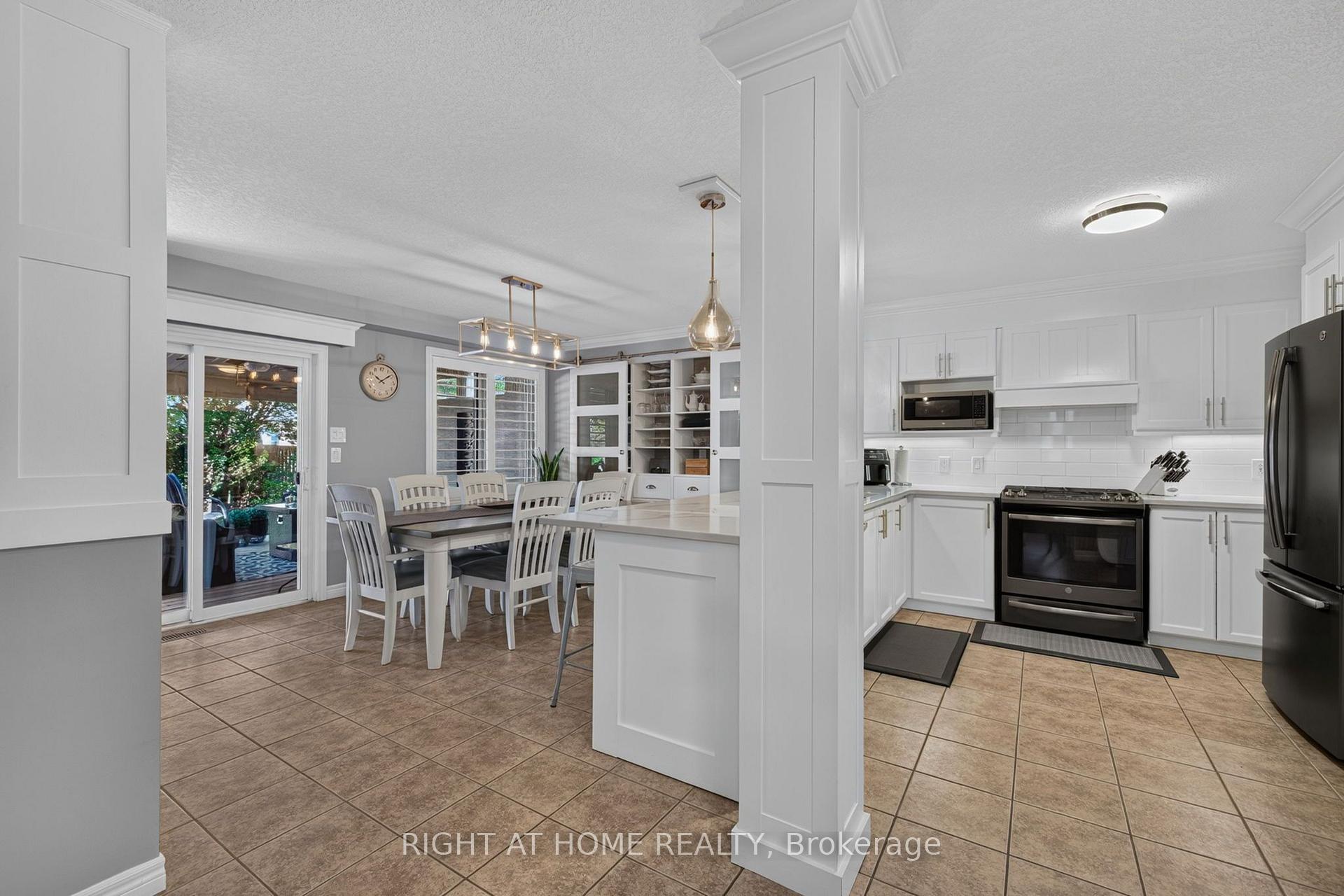 Photo 13 of 1032 Byronmanor Road, London, South K — HOMEH