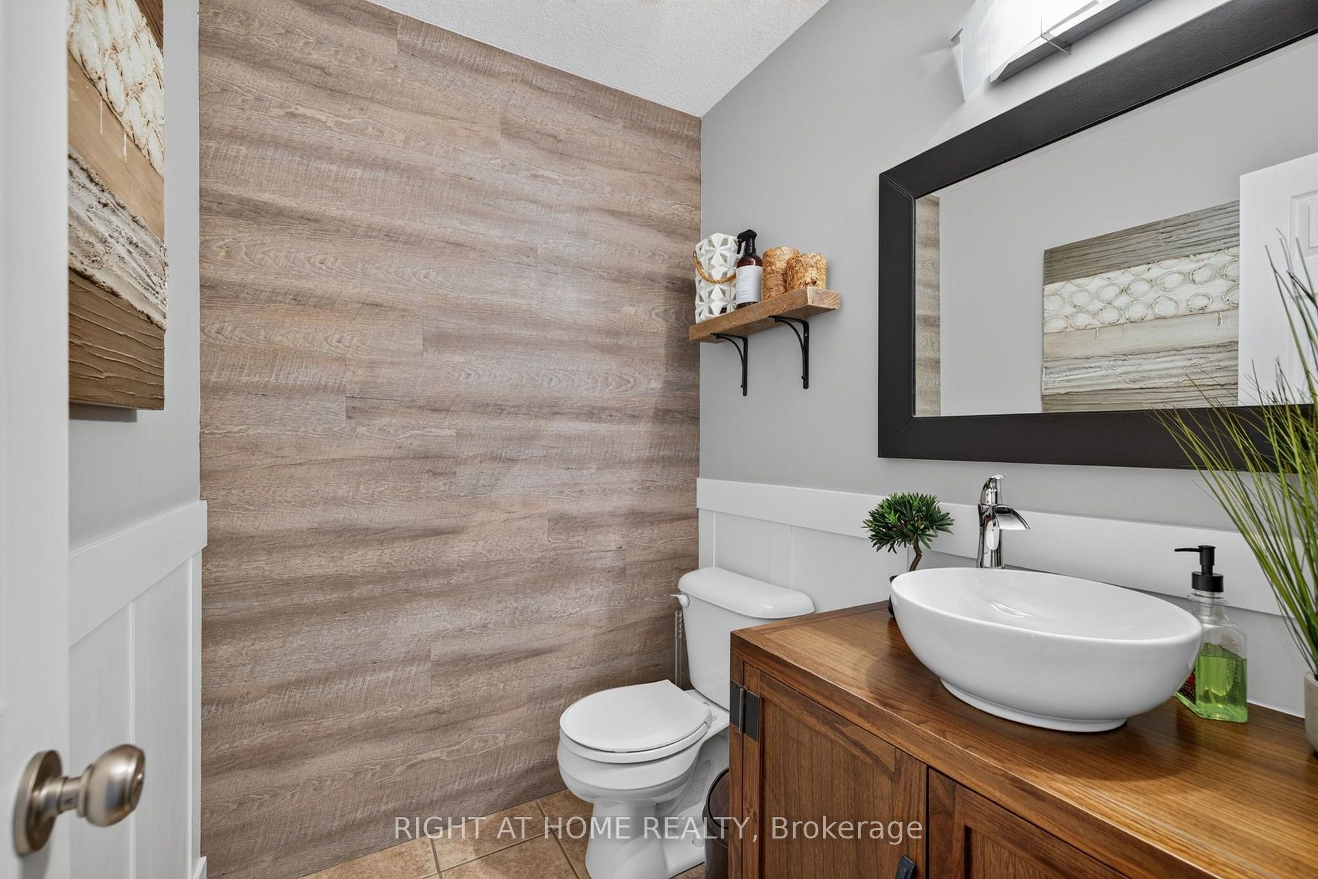 Photo 22 of 1032 Byronmanor Road, London, South K — HOMEH