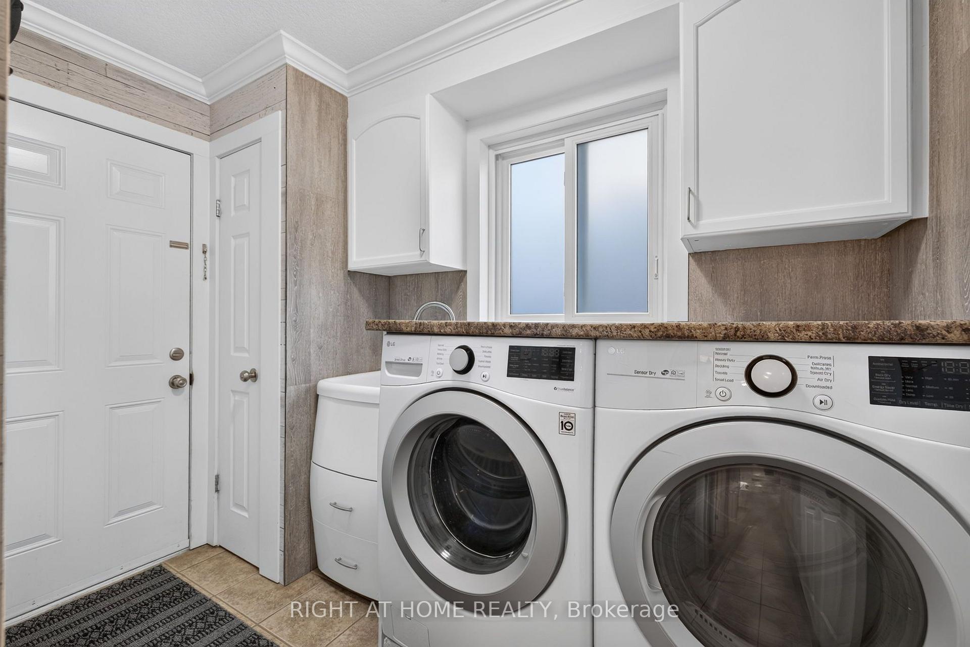Photo 23 of 1032 Byronmanor Road, London, South K — HOMEH