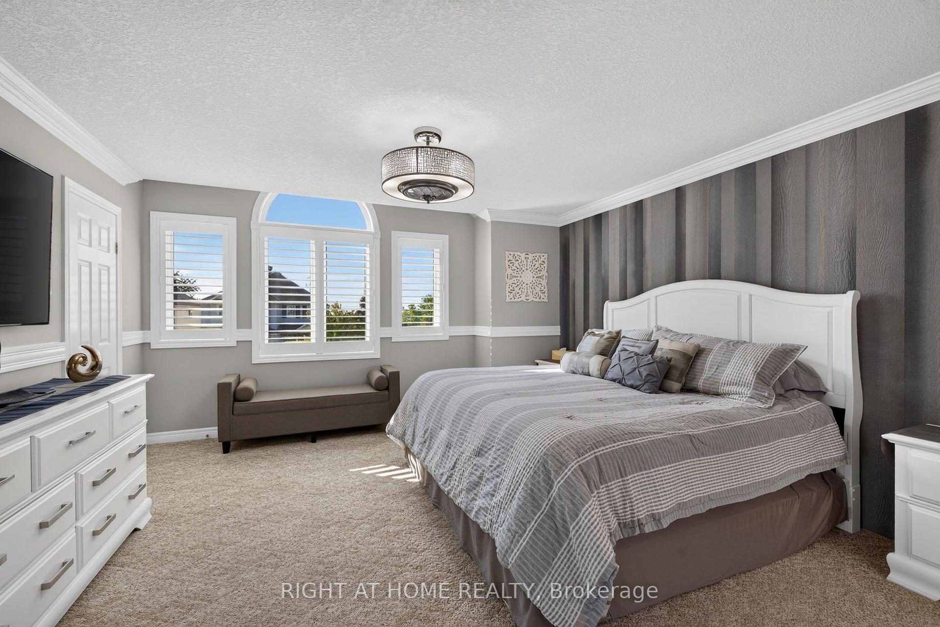 Photo 25 of 1032 Byronmanor Road, London, South K — HOMEH
