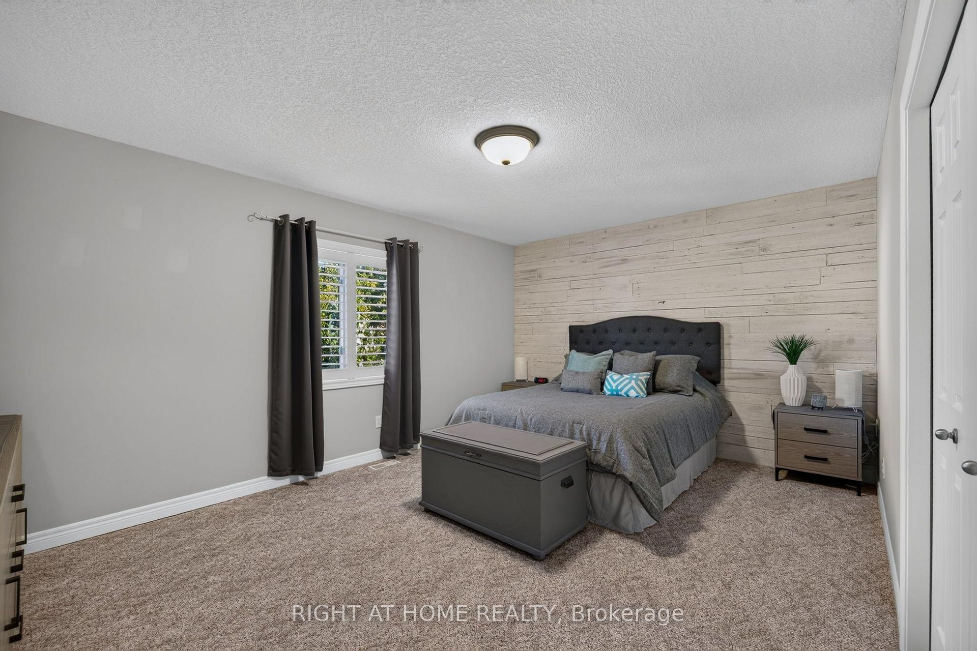 Photo 29 of 1032 Byronmanor Road, London, South K — HOMEH
