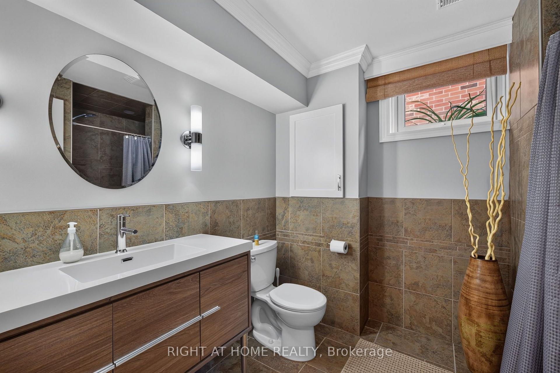 Photo 34 of 1032 Byronmanor Road, London, South K — HOMEH