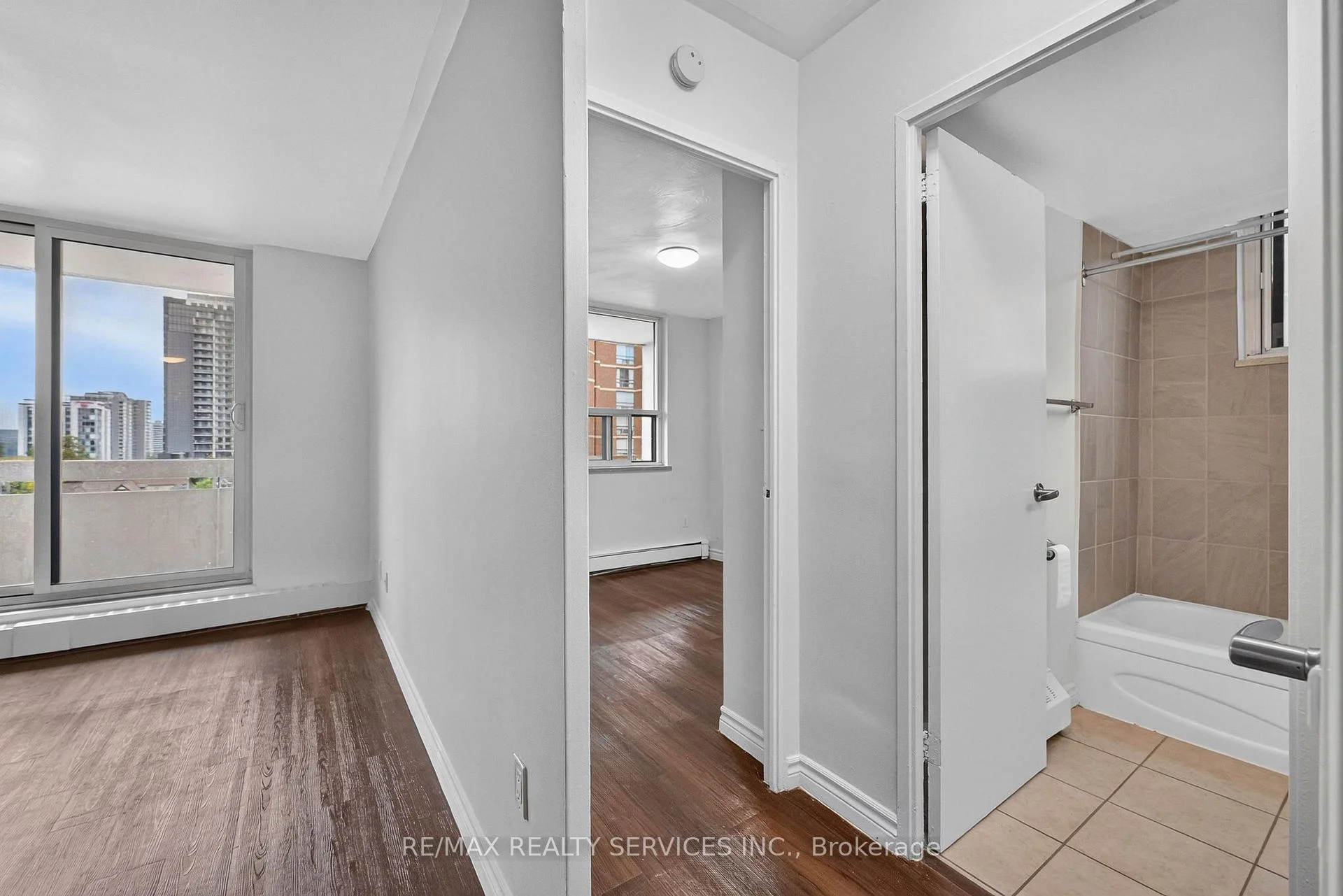 Photo 28 of Unit 908, 223 Jackson Street W, Hamilton, Durand — HOMEH