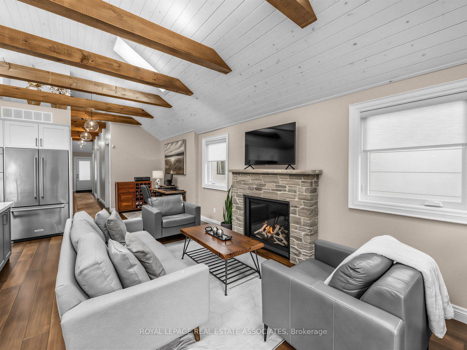 Photo 9 of 41 Ringley Avenue, Etobicoke, Stonegate-Queensway — HOMEH