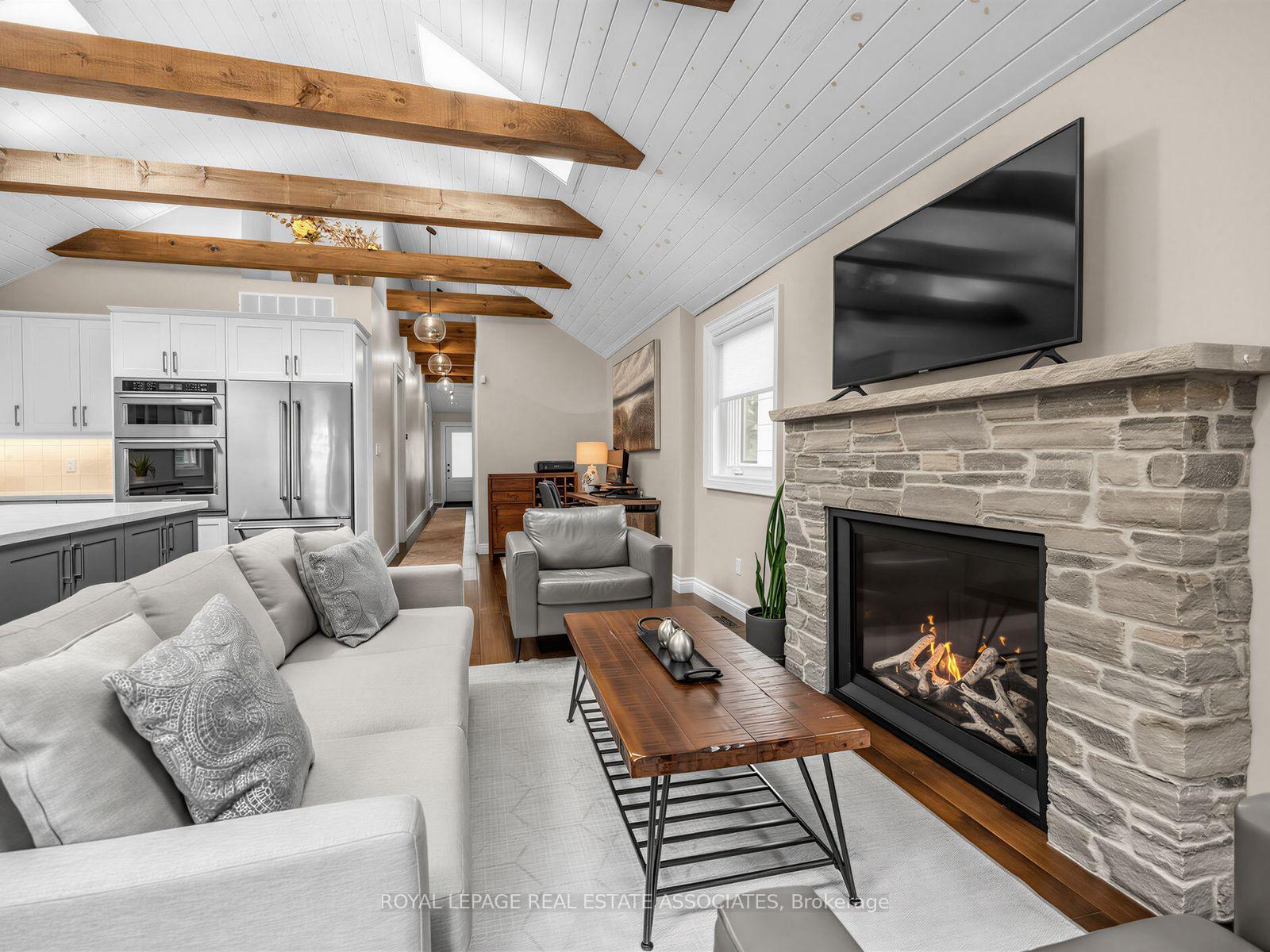 Photo 10 of 41 Ringley Avenue, Etobicoke, Stonegate-Queensway — HOMEH