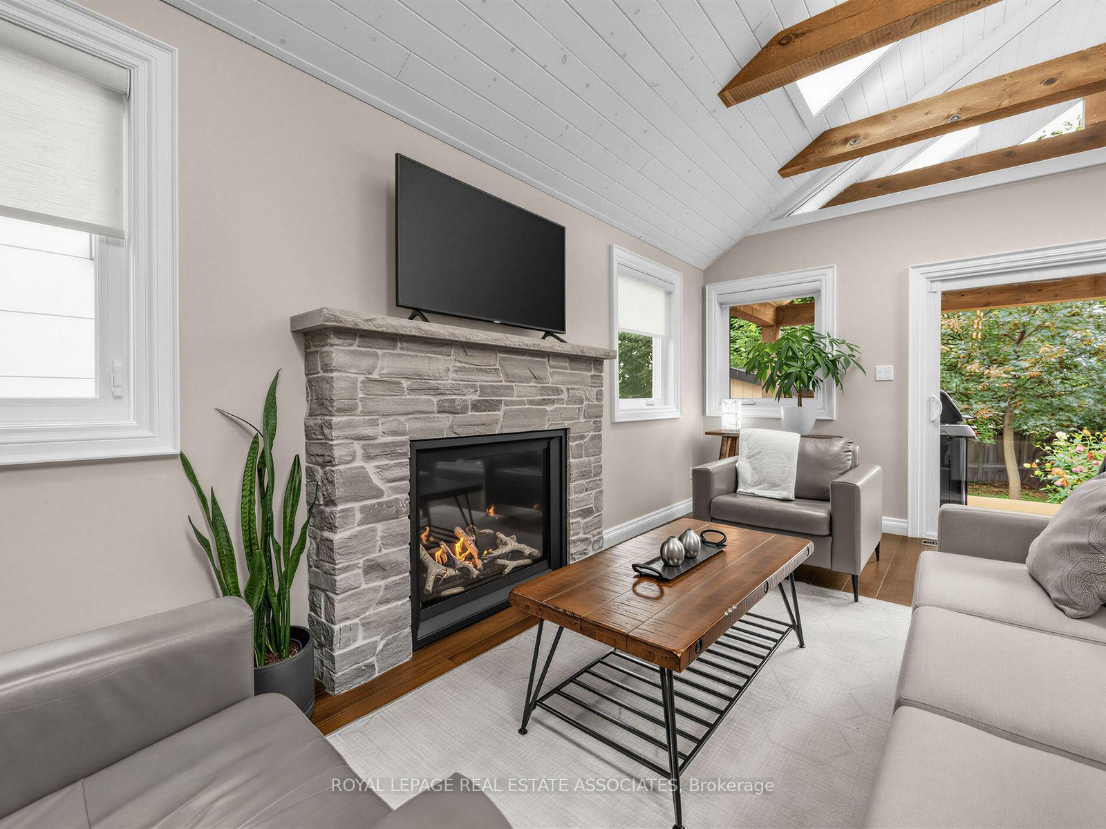 Photo 11 of 41 Ringley Avenue, Etobicoke, Stonegate-Queensway — HOMEH
