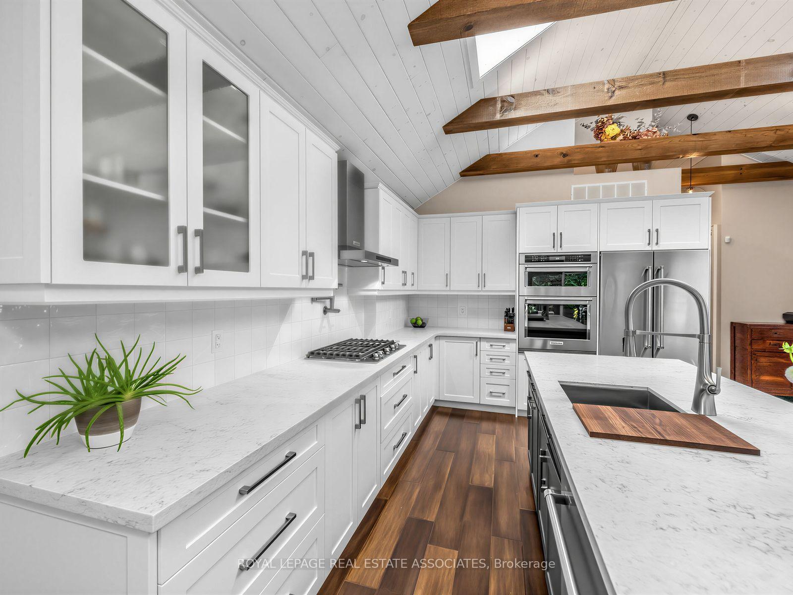 Photo 15 of 41 Ringley Avenue, Etobicoke, Stonegate-Queensway — HOMEH