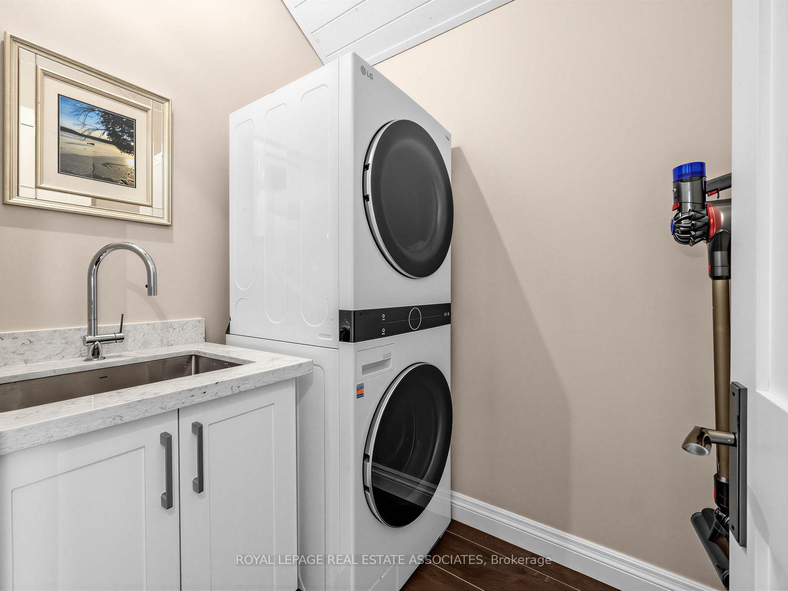 Photo 26 of 41 Ringley Avenue, Etobicoke, Stonegate-Queensway — HOMEH