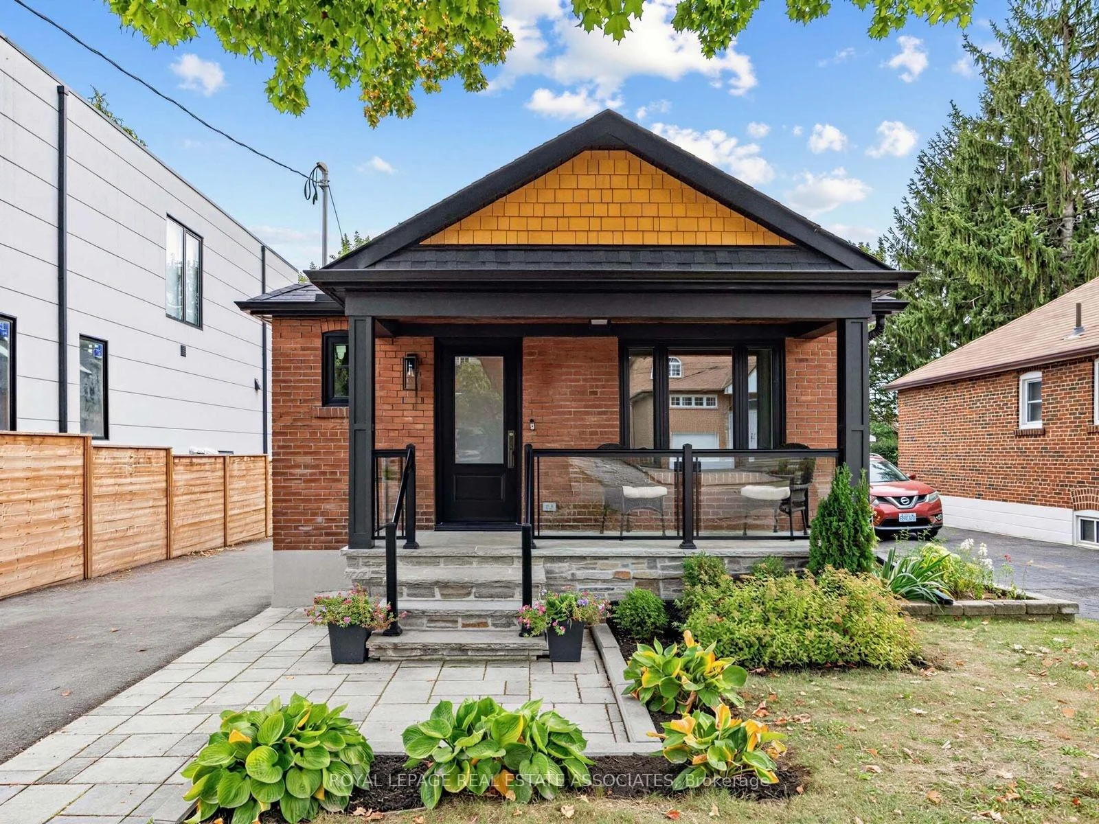 Photo 6 of 41 Ringley Avenue, Etobicoke, Stonegate-Queensway — HOMEH