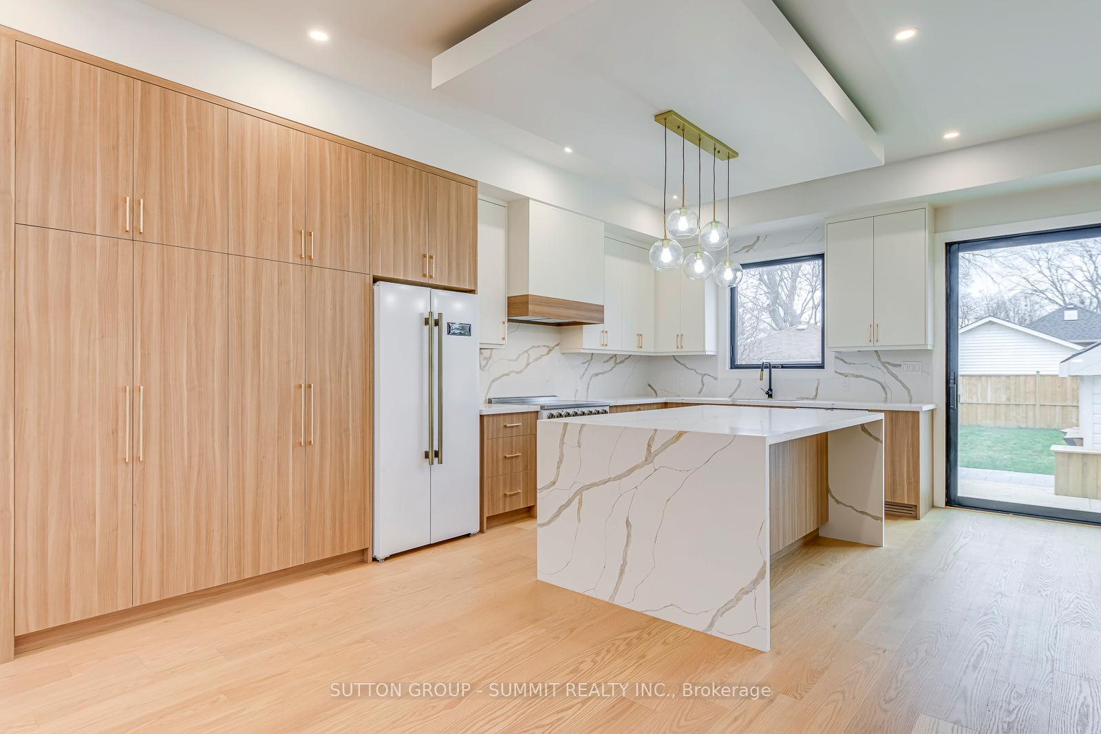 Photo 2 of 103 Kalmar Avenue, Scarborough, Birchcliffe-Cliffside — HOMEH
