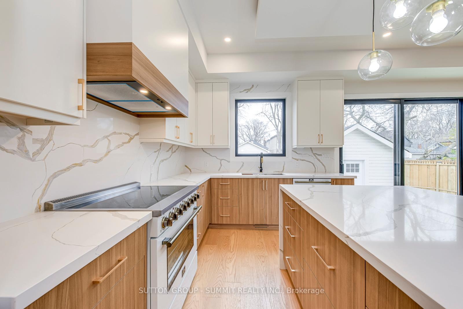 Photo 4 of 103 Kalmar Avenue, Scarborough, Birchcliffe-Cliffside — HOMEH