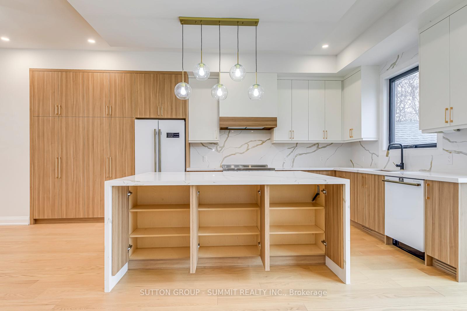 Photo 8 of 103 Kalmar Avenue, Scarborough, Birchcliffe-Cliffside — HOMEH