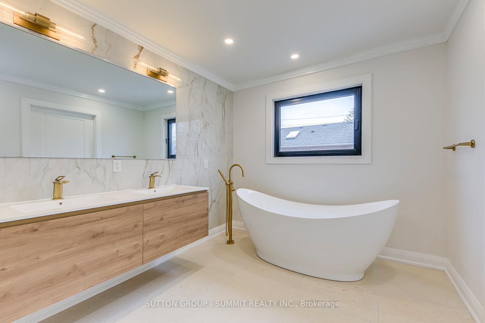 Photo 19 of 103 Kalmar Avenue, Scarborough, Birchcliffe-Cliffside — HOMEH