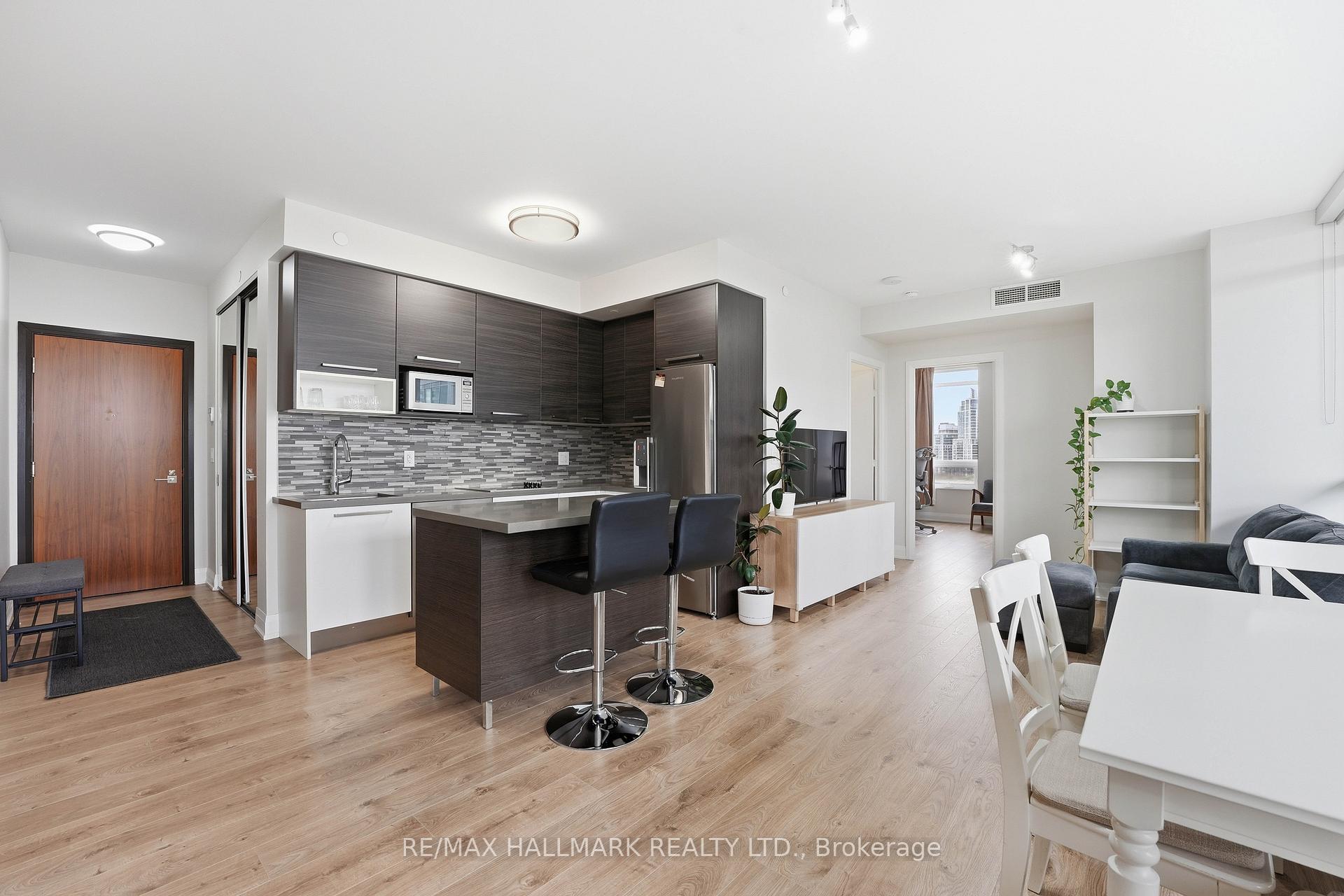 Photo of Unit 710, 36 Park Lawn Road