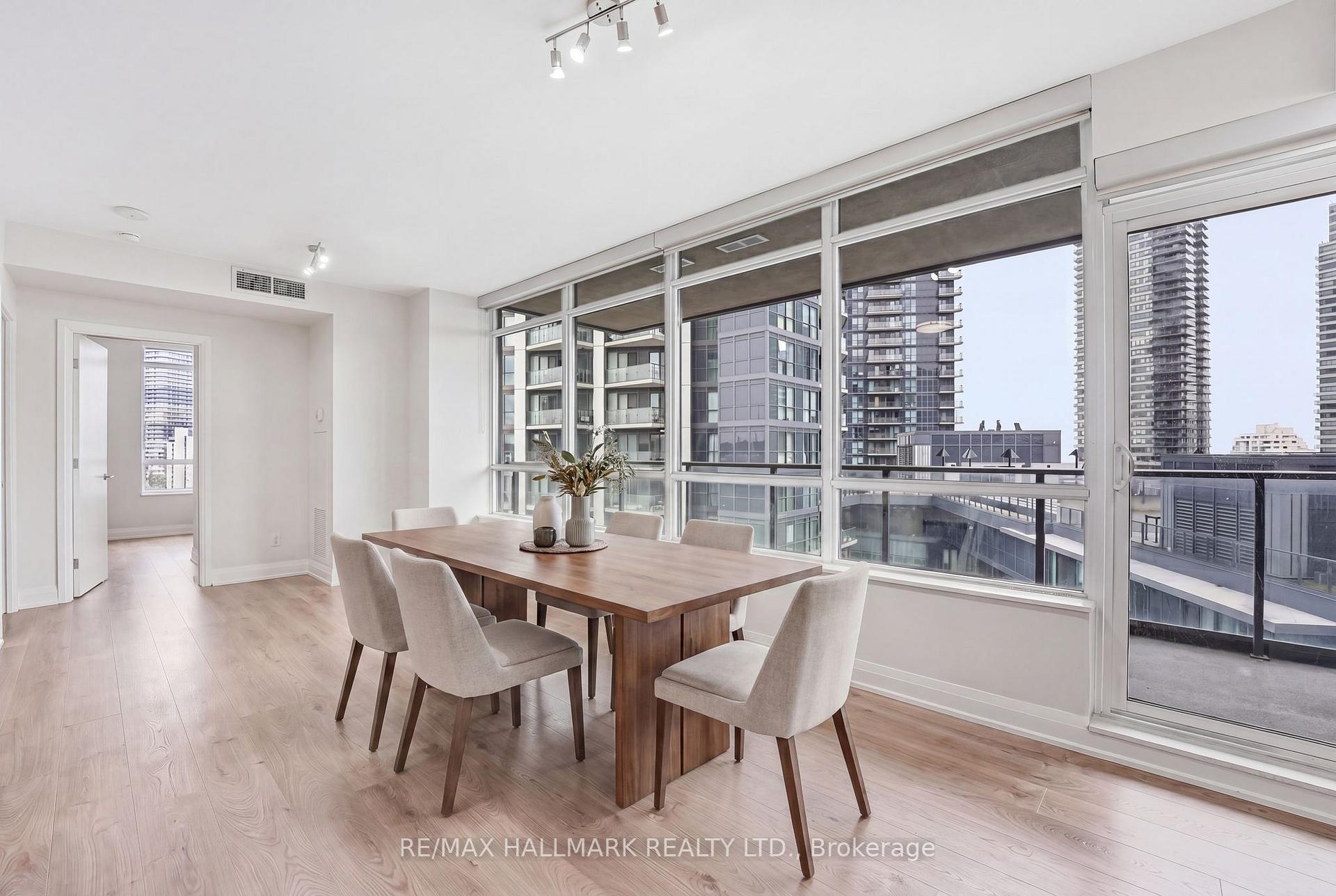 Photo 2 of Unit 710, 36 Park Lawn Road, Etobicoke, Mimico — HOMEH