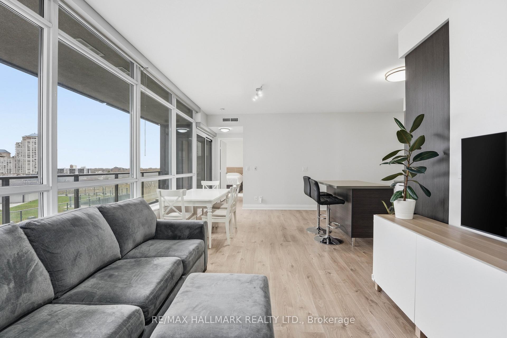 Photo 4 of Unit 710, 36 Park Lawn Road, Etobicoke, Mimico — HOMEH