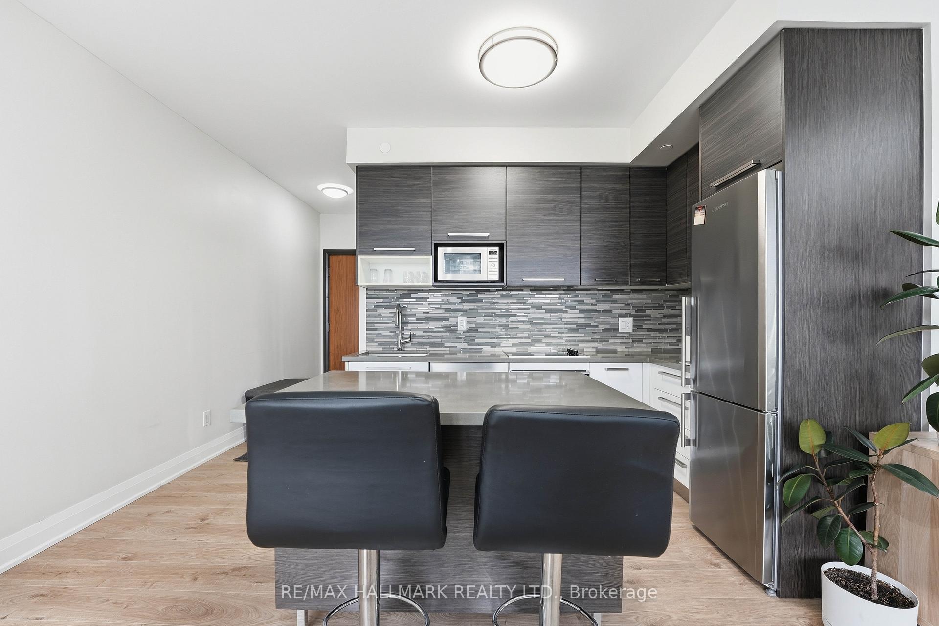 Photo 7 of Unit 710, 36 Park Lawn Road, Etobicoke, Mimico — HOMEH