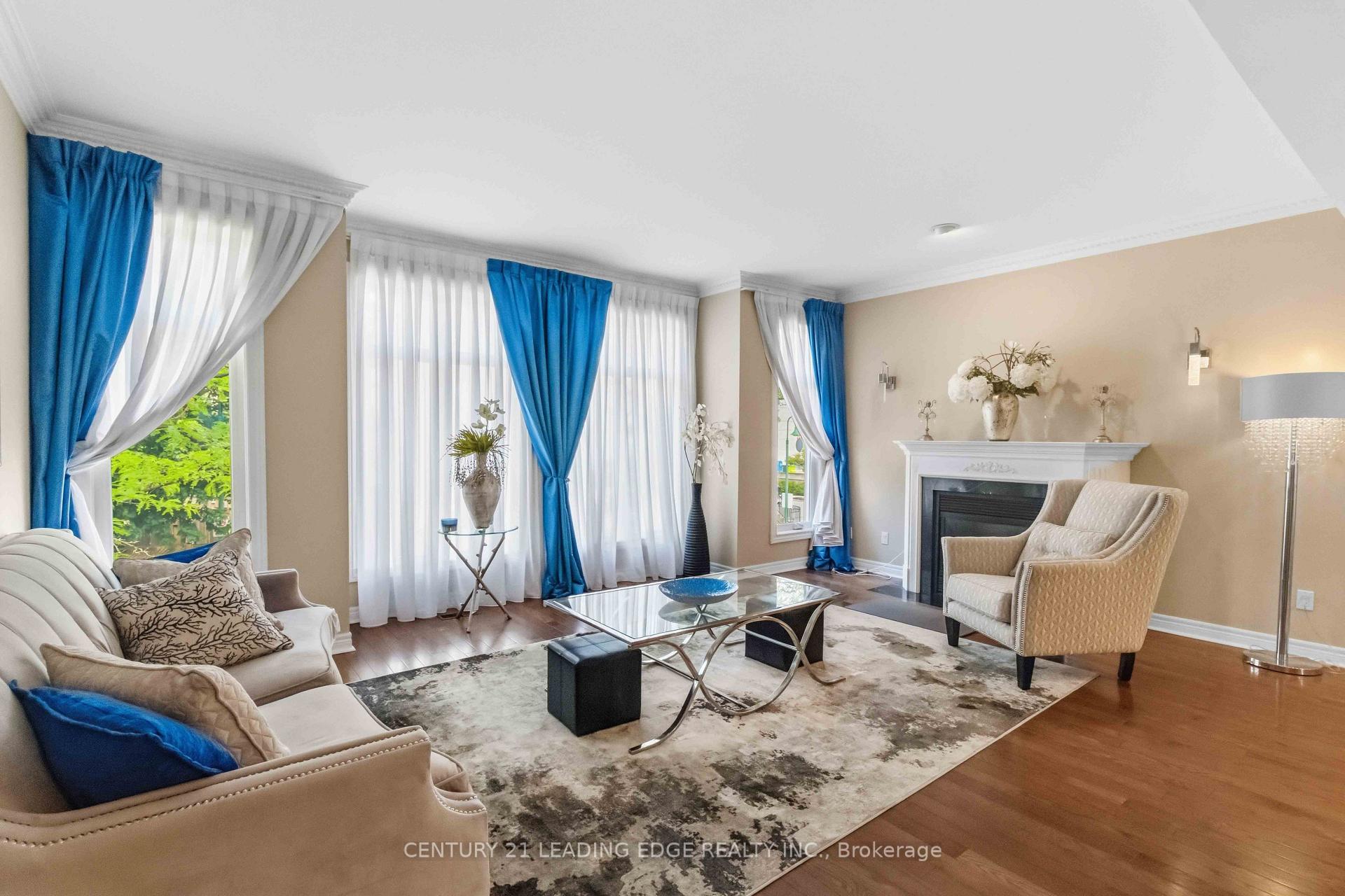 Photo 4 of 47 Cordoba Drive, Vaughan, Lakeview Estates — HOMEH