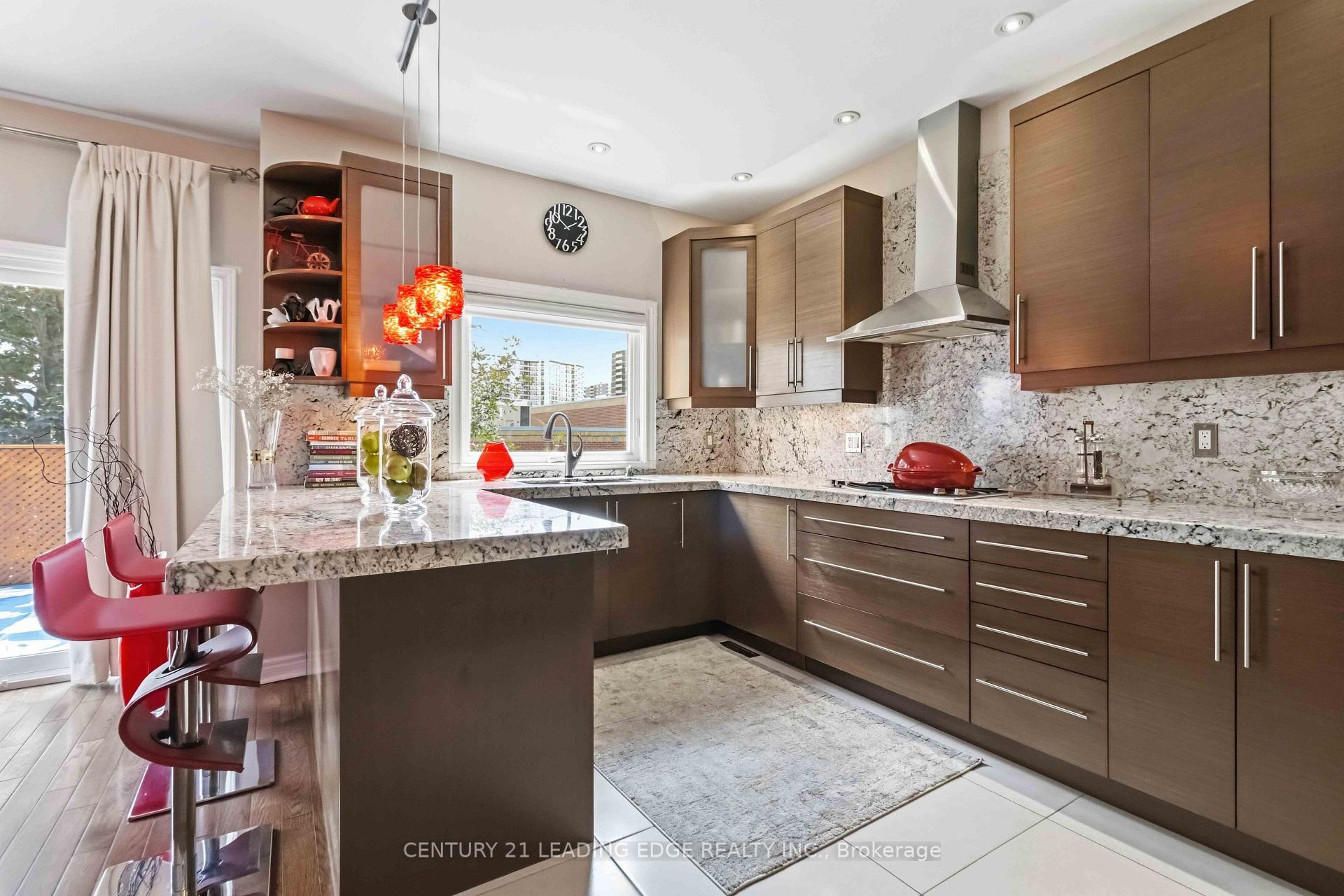 Photo 9 of 47 Cordoba Drive, Vaughan, Lakeview Estates — HOMEH
