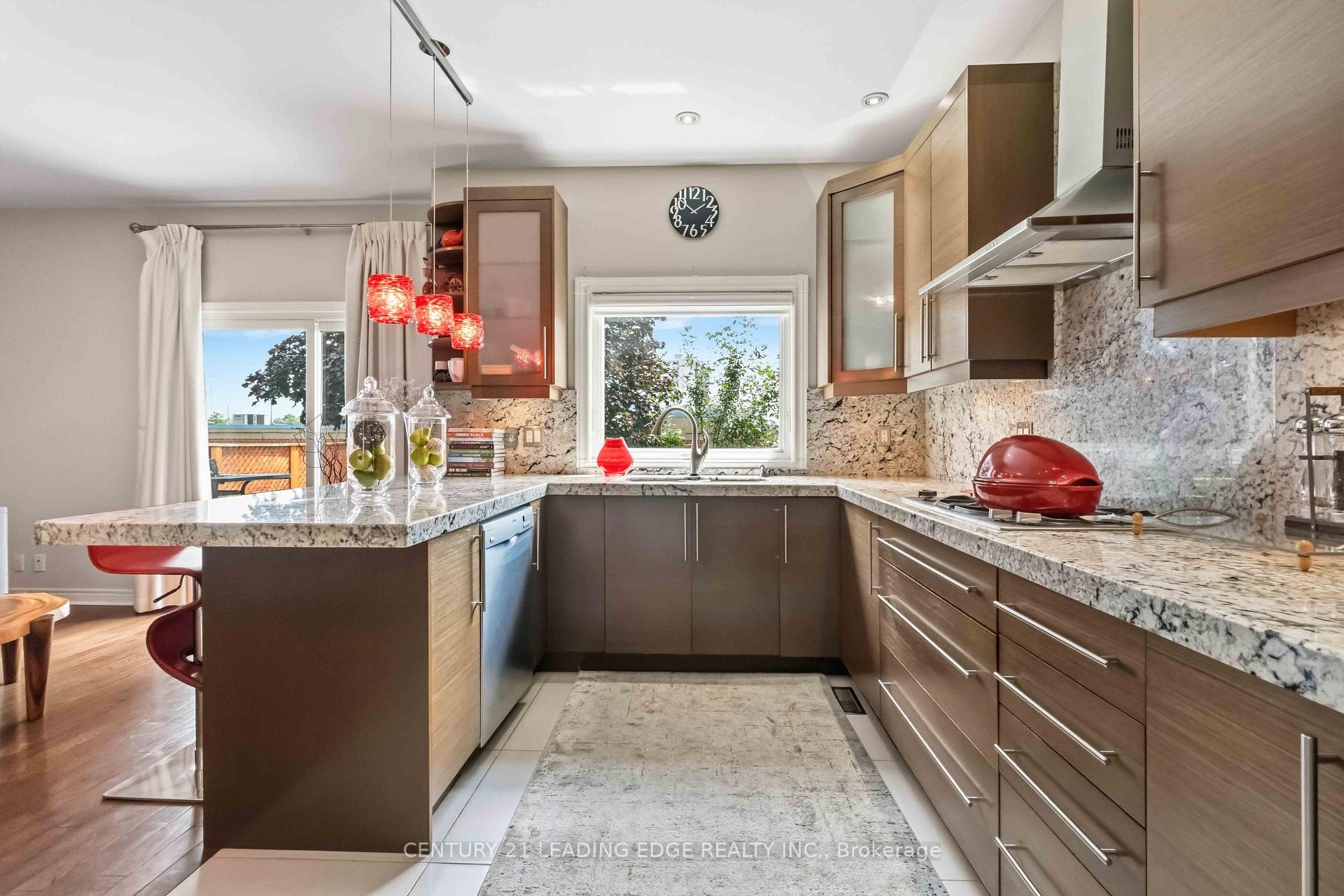 Photo 10 of 47 Cordoba Drive, Vaughan, Lakeview Estates — HOMEH