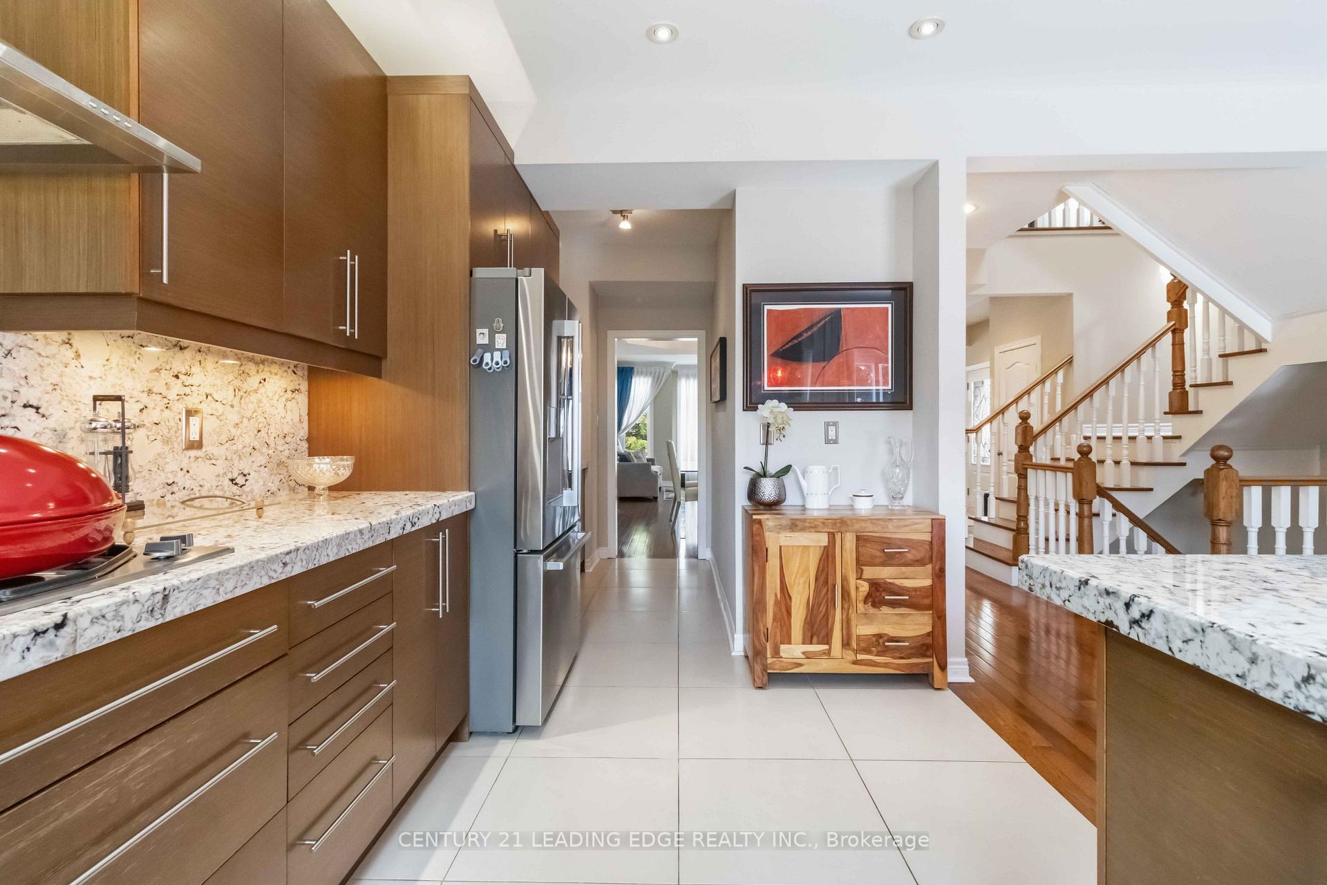 Photo 11 of 47 Cordoba Drive, Vaughan, Lakeview Estates — HOMEH