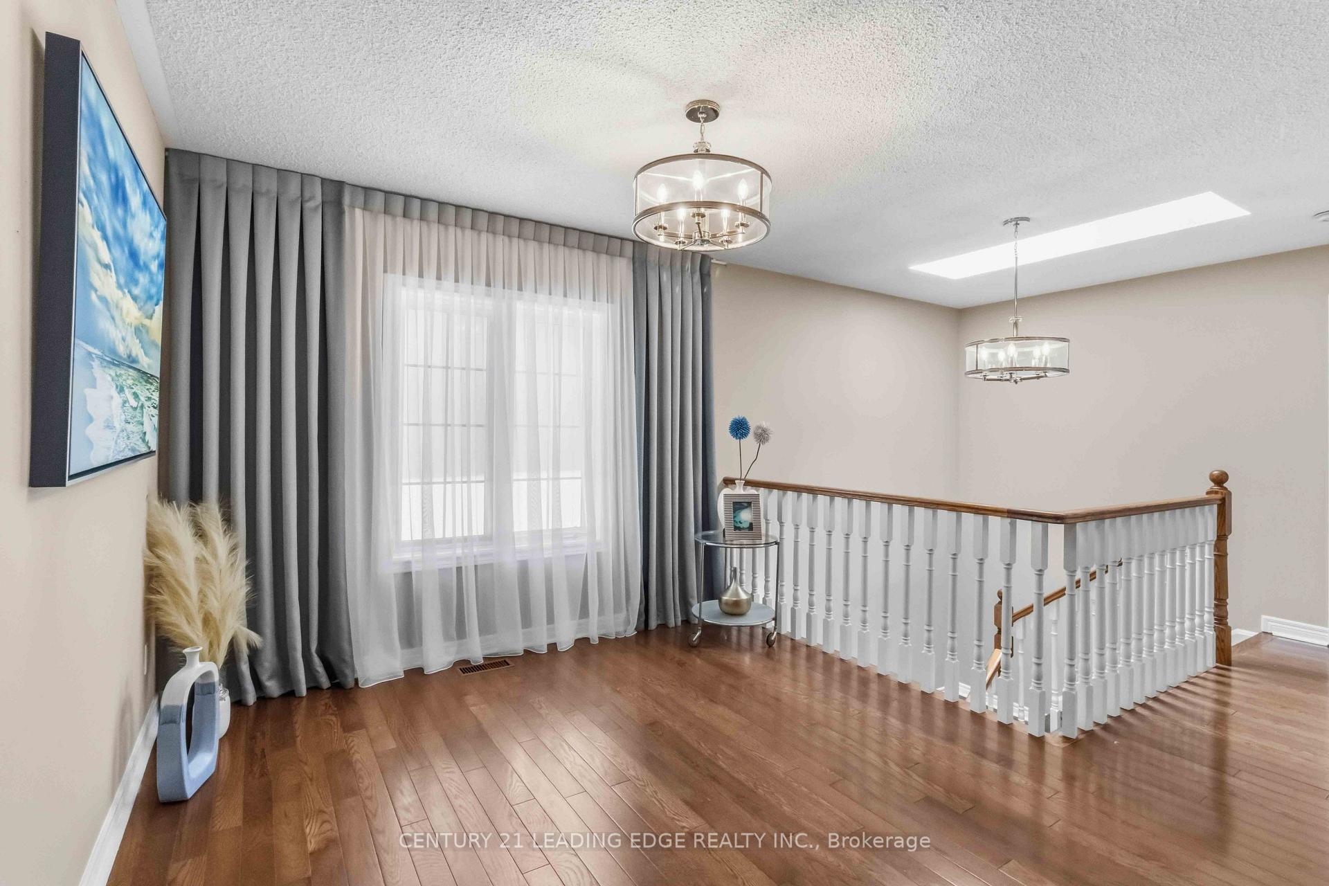 Photo 17 of 47 Cordoba Drive, Vaughan, Lakeview Estates — HOMEH
