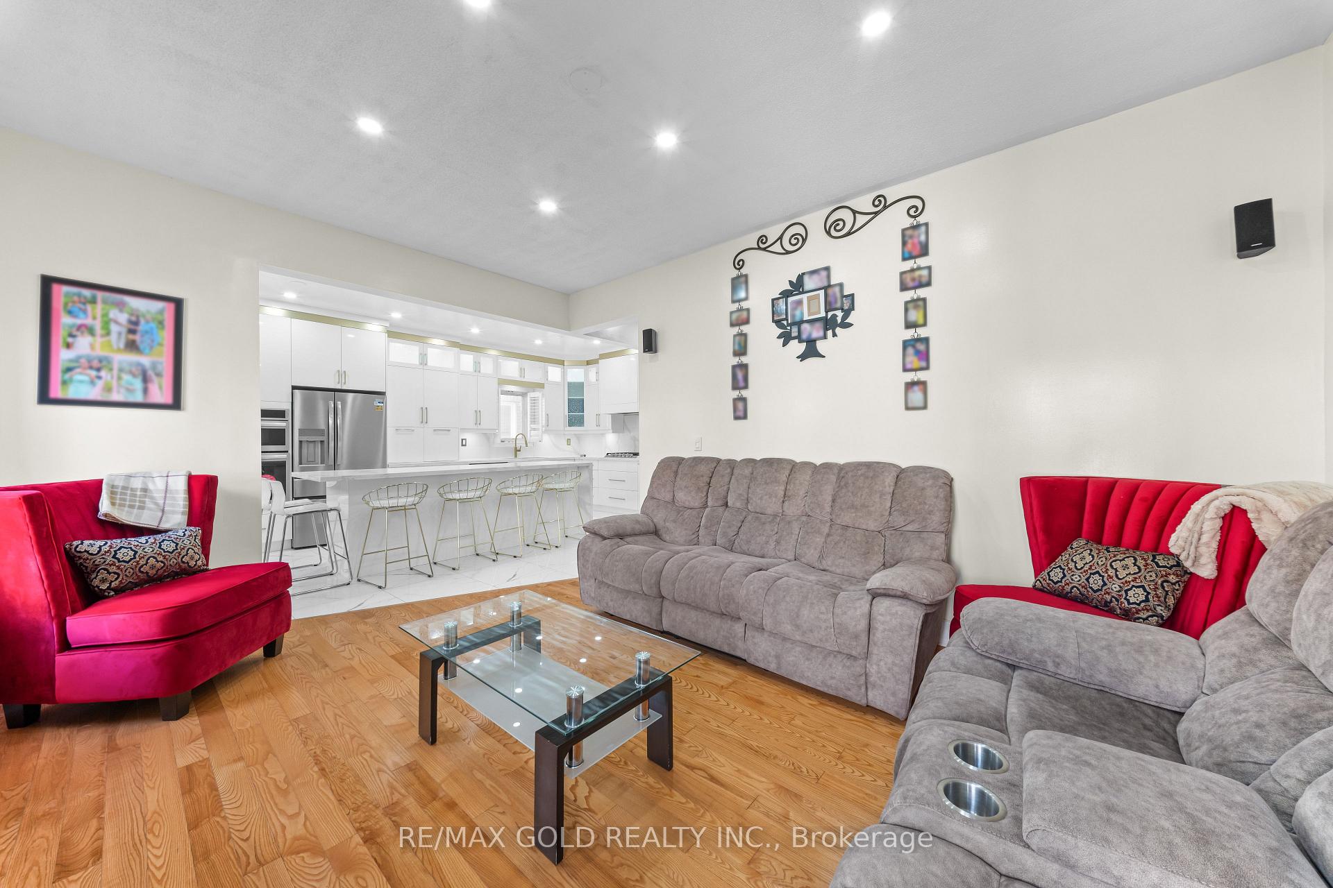 Photo 11 of 19 Attview Crescent, Brampton, Bram East — HOMEH