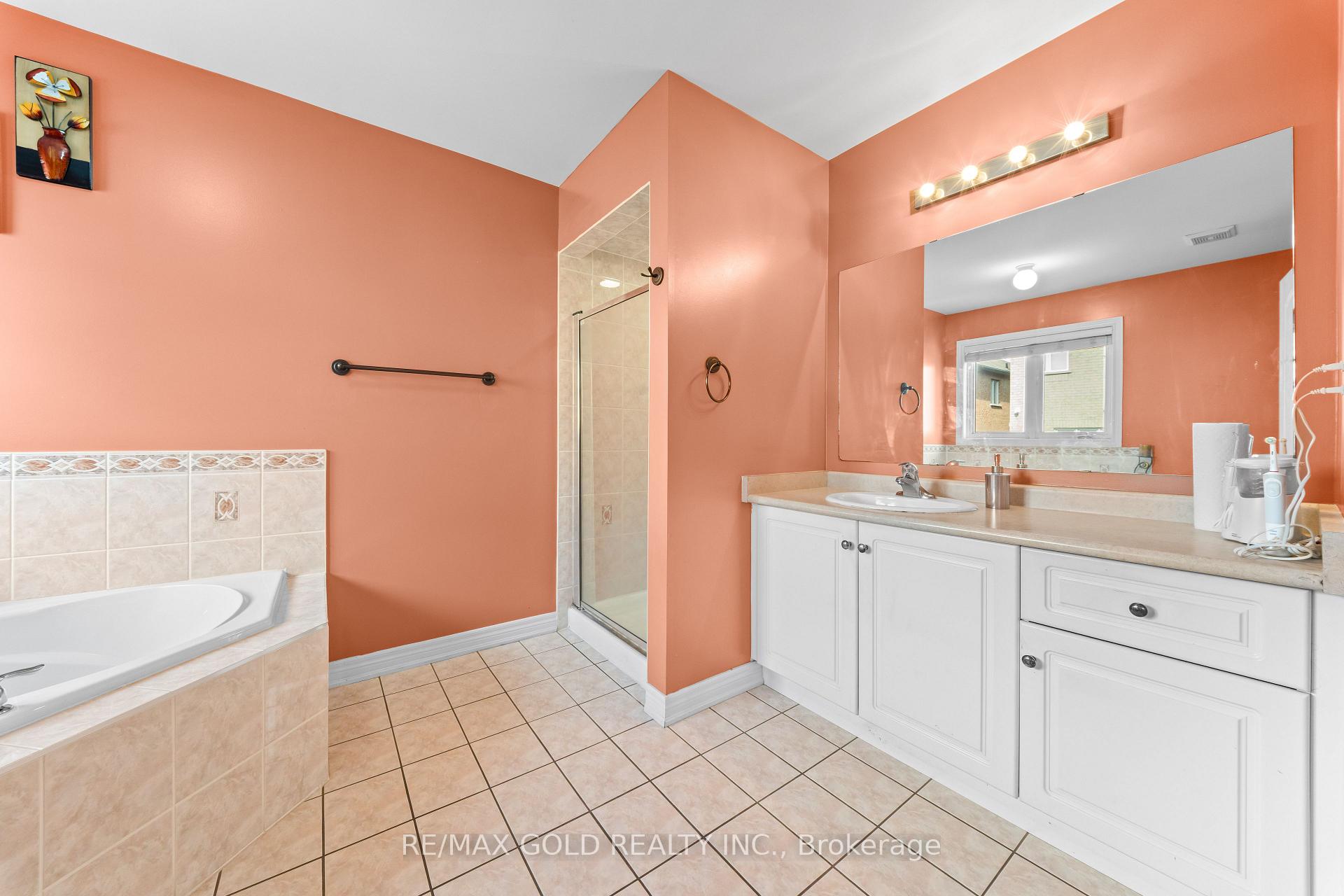 Photo 15 of 19 Attview Crescent, Brampton, Bram East — HOMEH