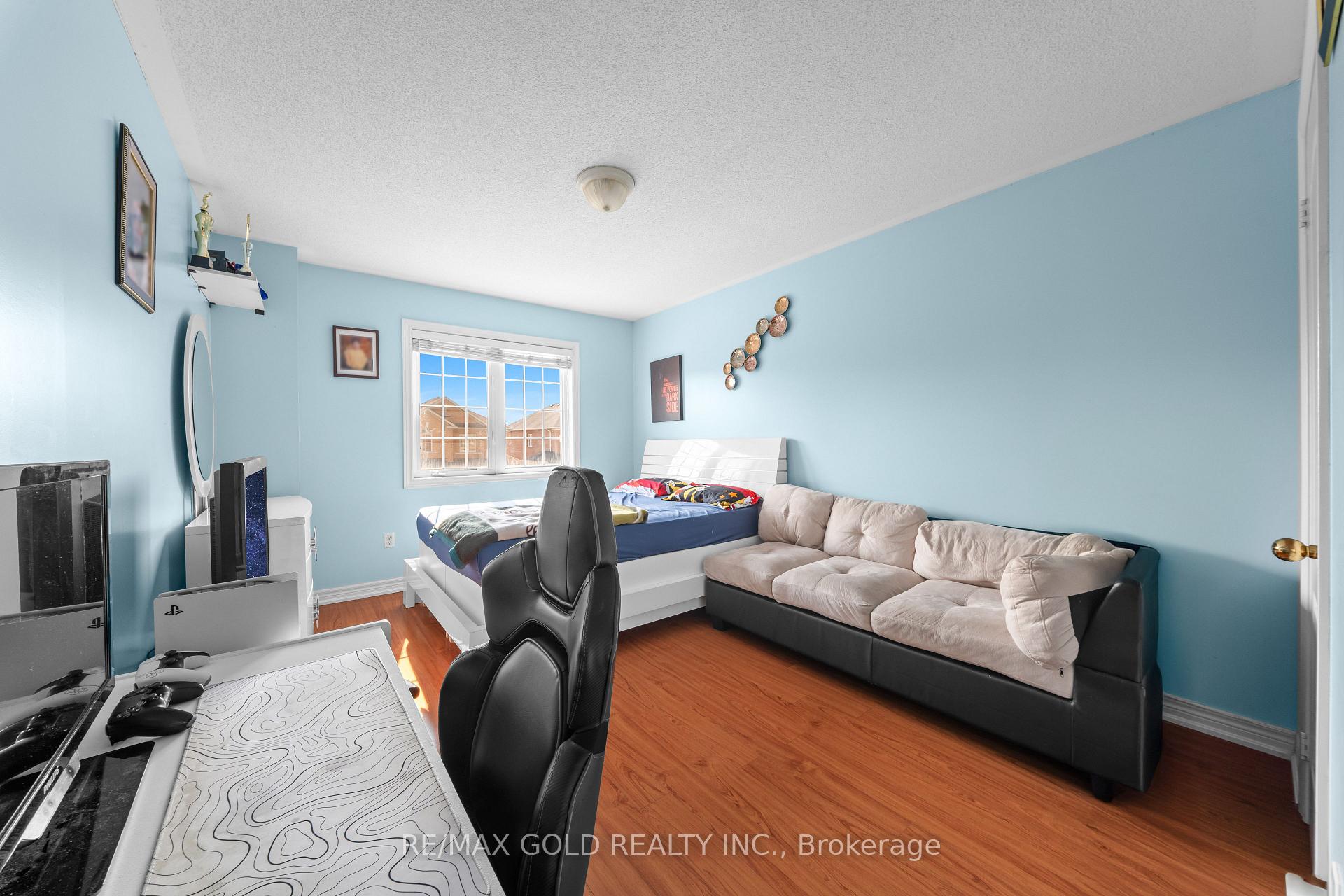 Photo 17 of 19 Attview Crescent, Brampton, Bram East — HOMEH