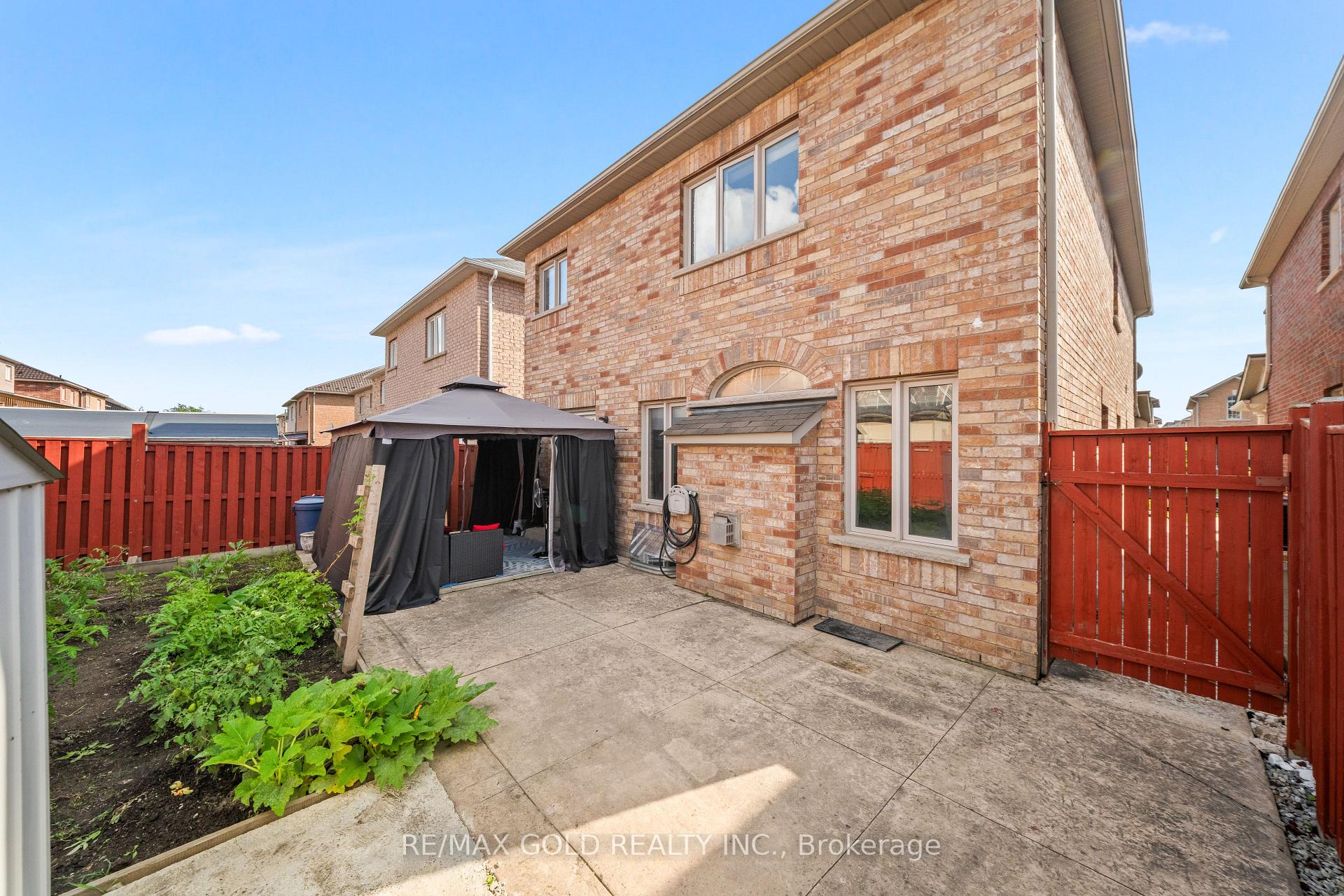 Photo 23 of 19 Attview Crescent, Brampton, Bram East — HOMEH