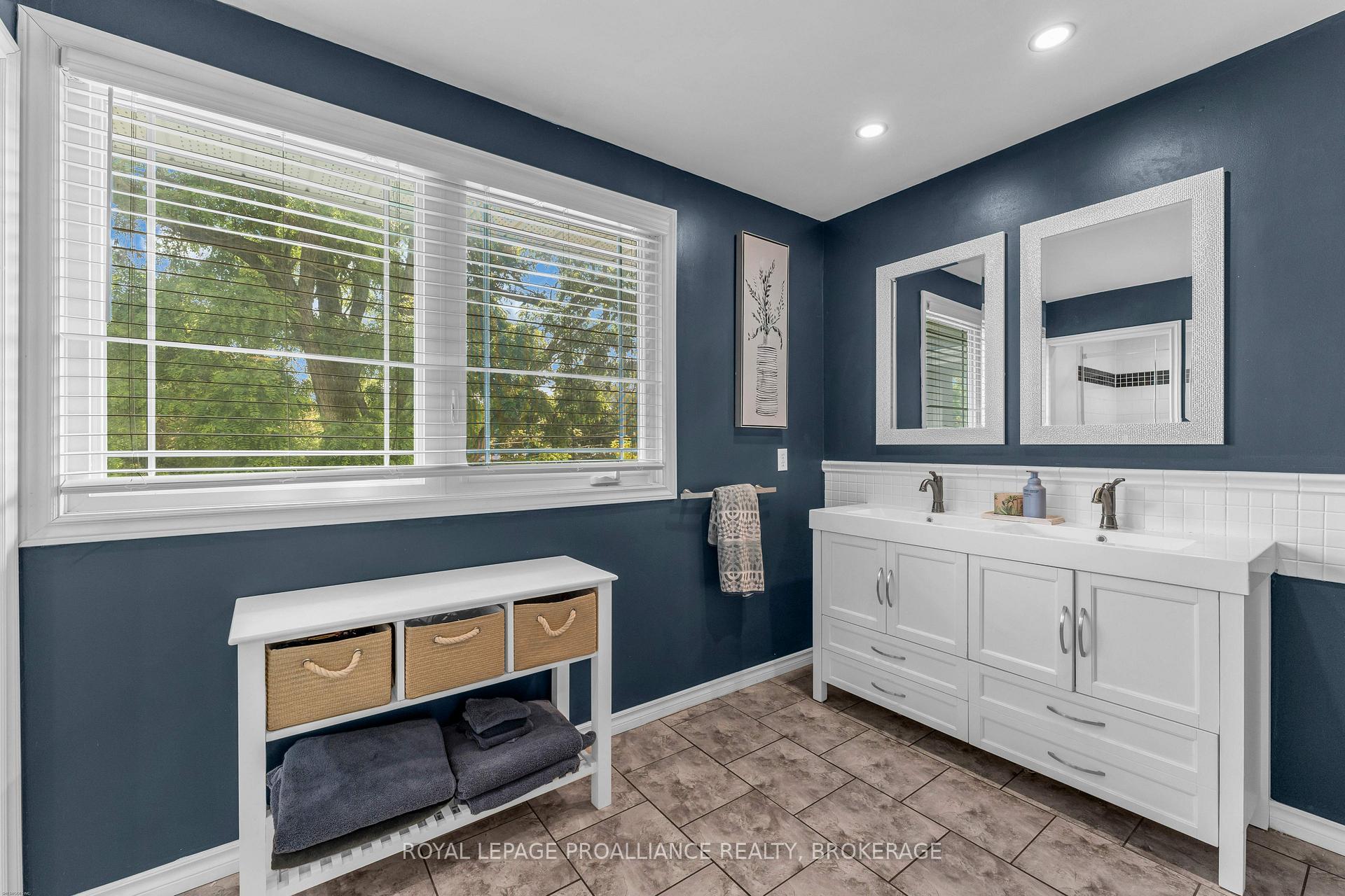 Photo 26 of 1901 Sydenham Road, Kingston, City North of 401 — HOMEH