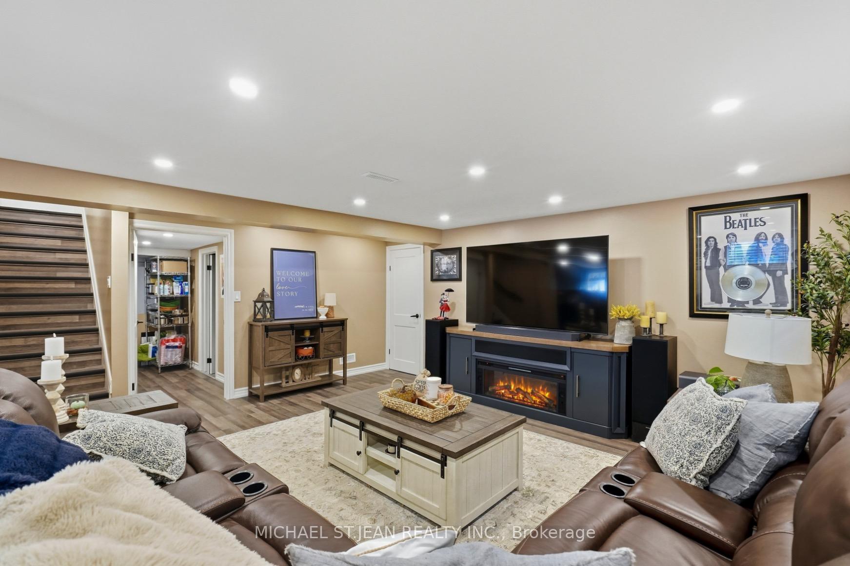 Photo 24 of 36 Pottruff Road, Hamilton, Kentley — HOMEH