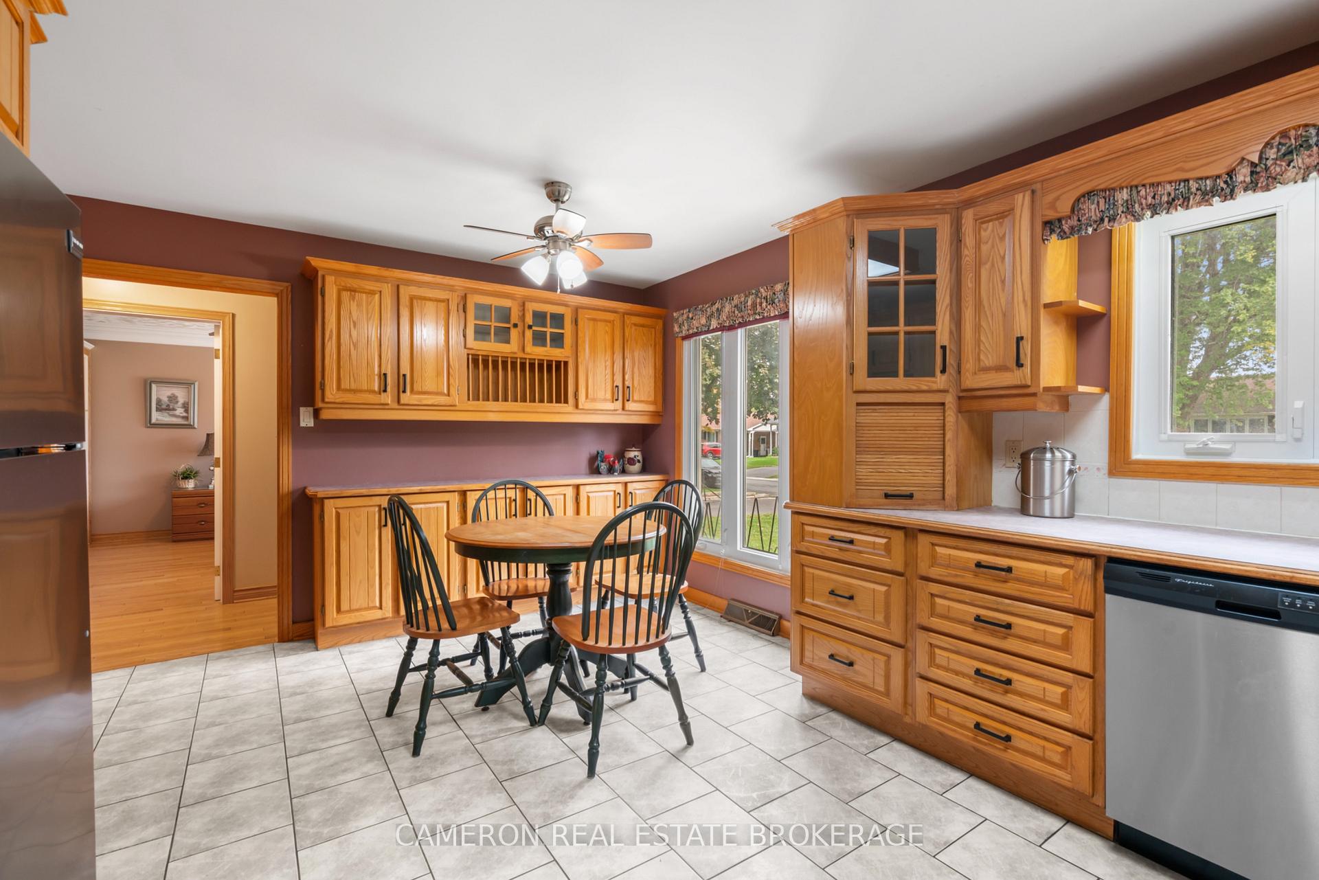 Photo 3 of 421 Beach Avenue, Cornwall, Cornwall — HOMEH
