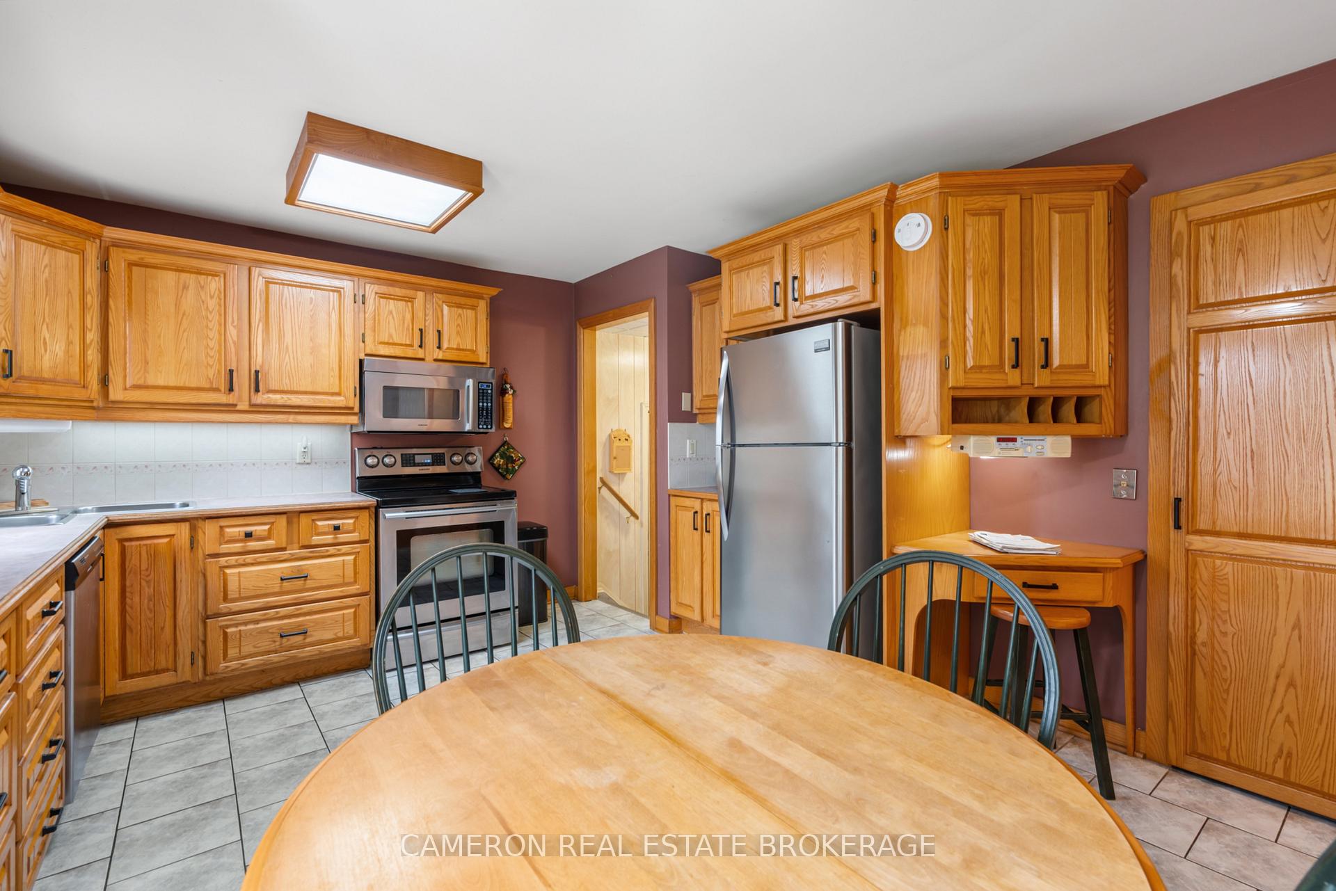 Photo 5 of 421 Beach Avenue, Cornwall, Cornwall — HOMEH