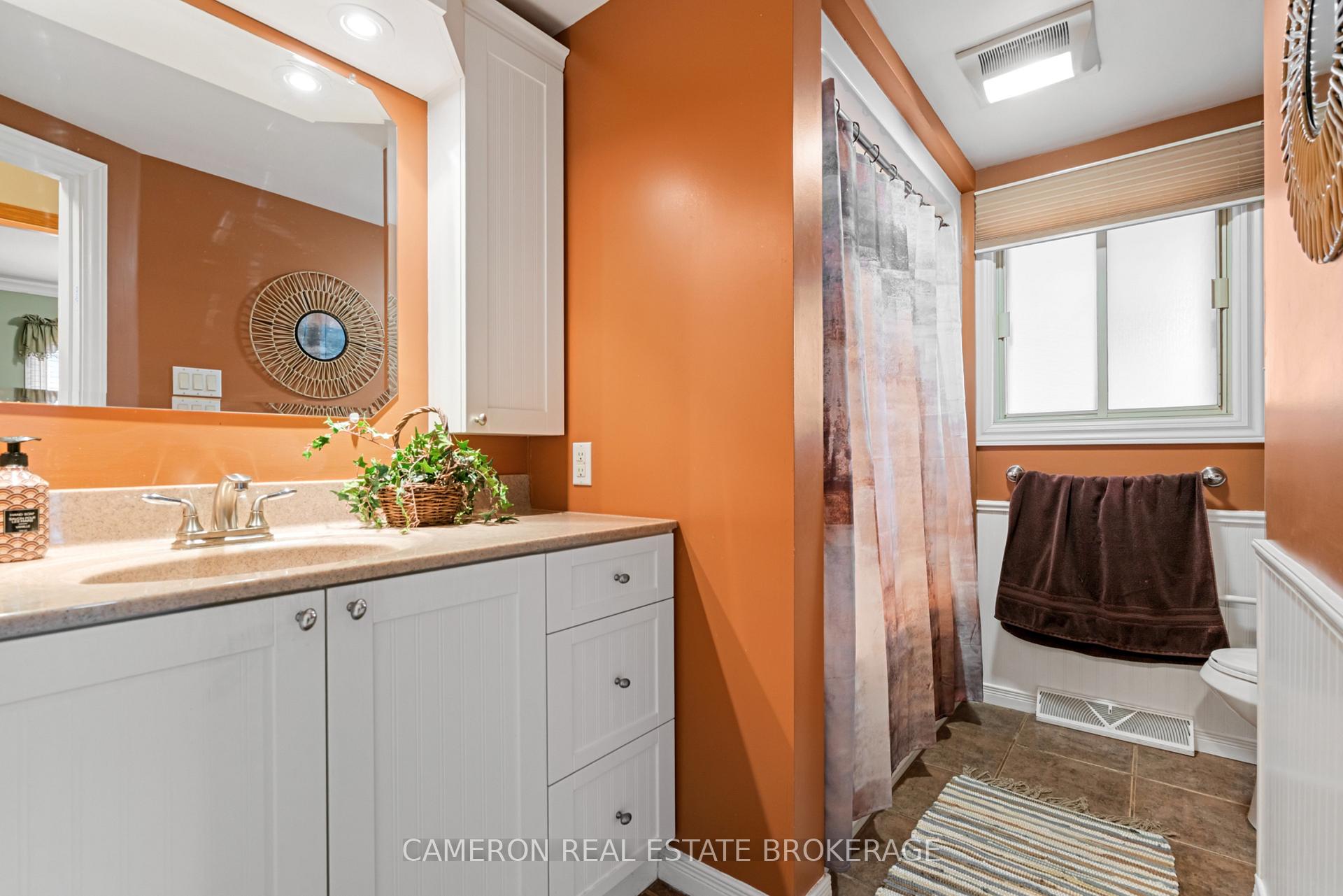 Photo 15 of 421 Beach Avenue, Cornwall, Cornwall — HOMEH