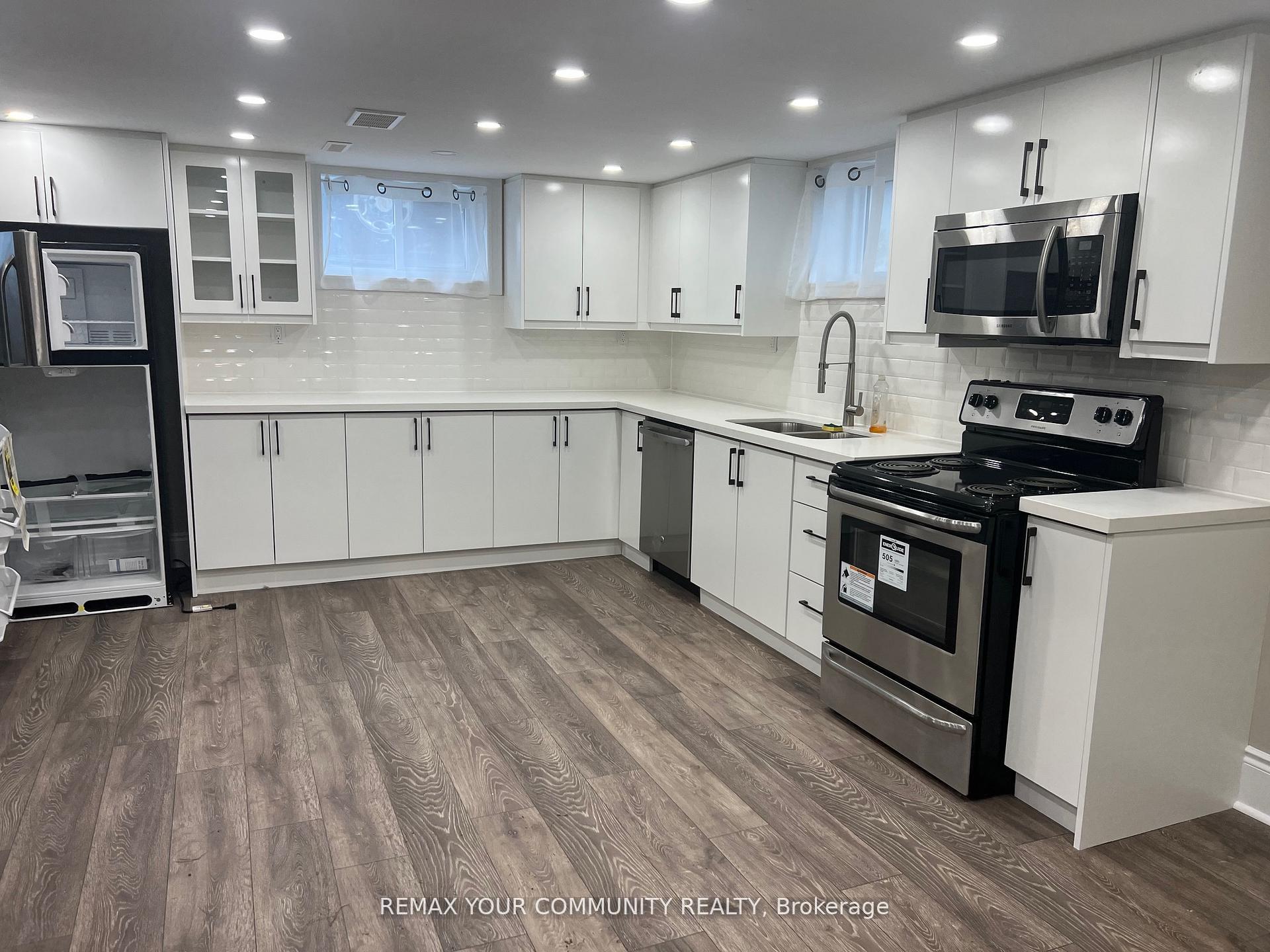 Photo 2 of 23 Irwin Avenue, Aurora, Aurora Village — HOMEH