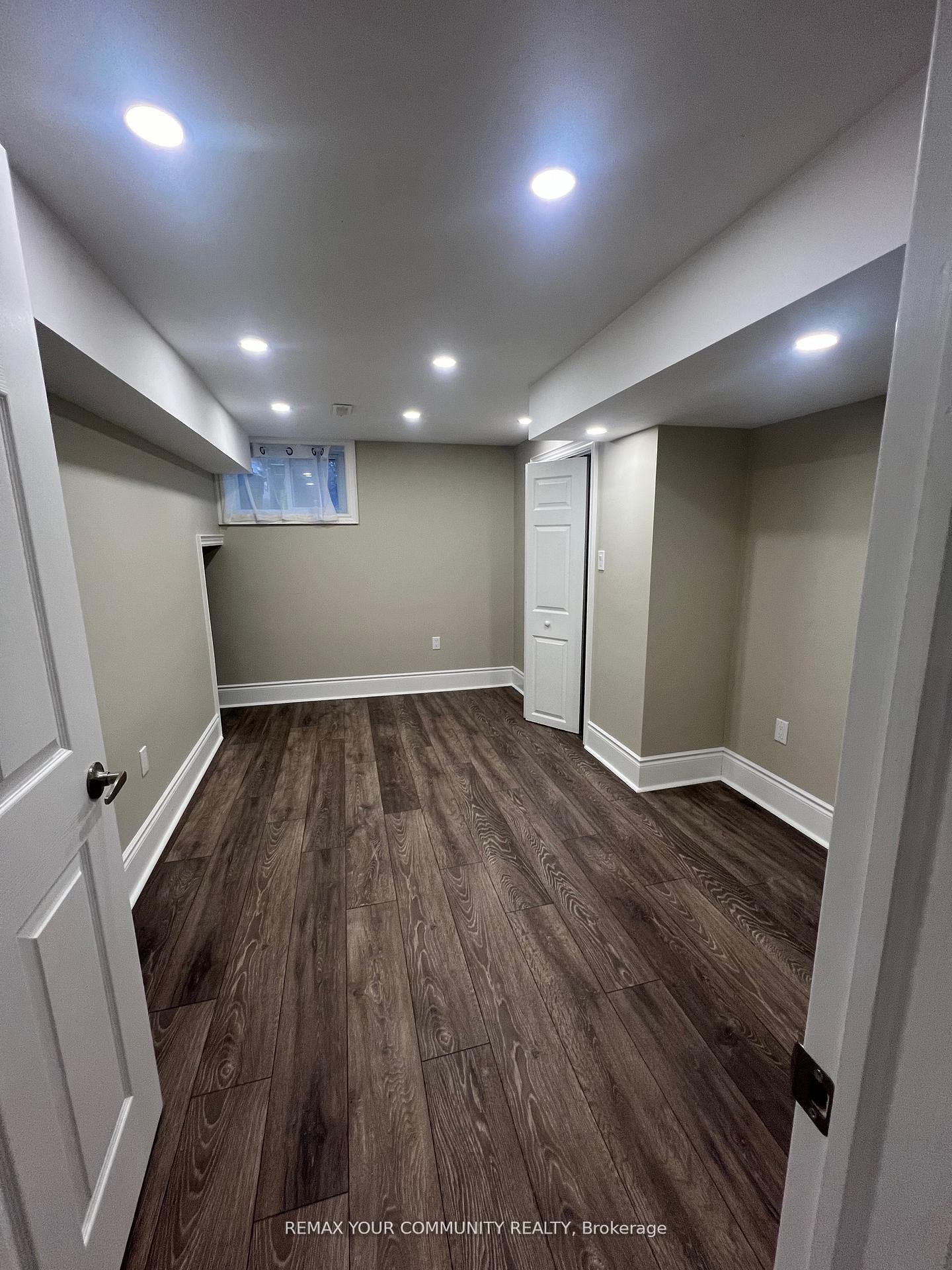 Photo 8 of 23 Irwin Avenue, Aurora, Aurora Village — HOMEH