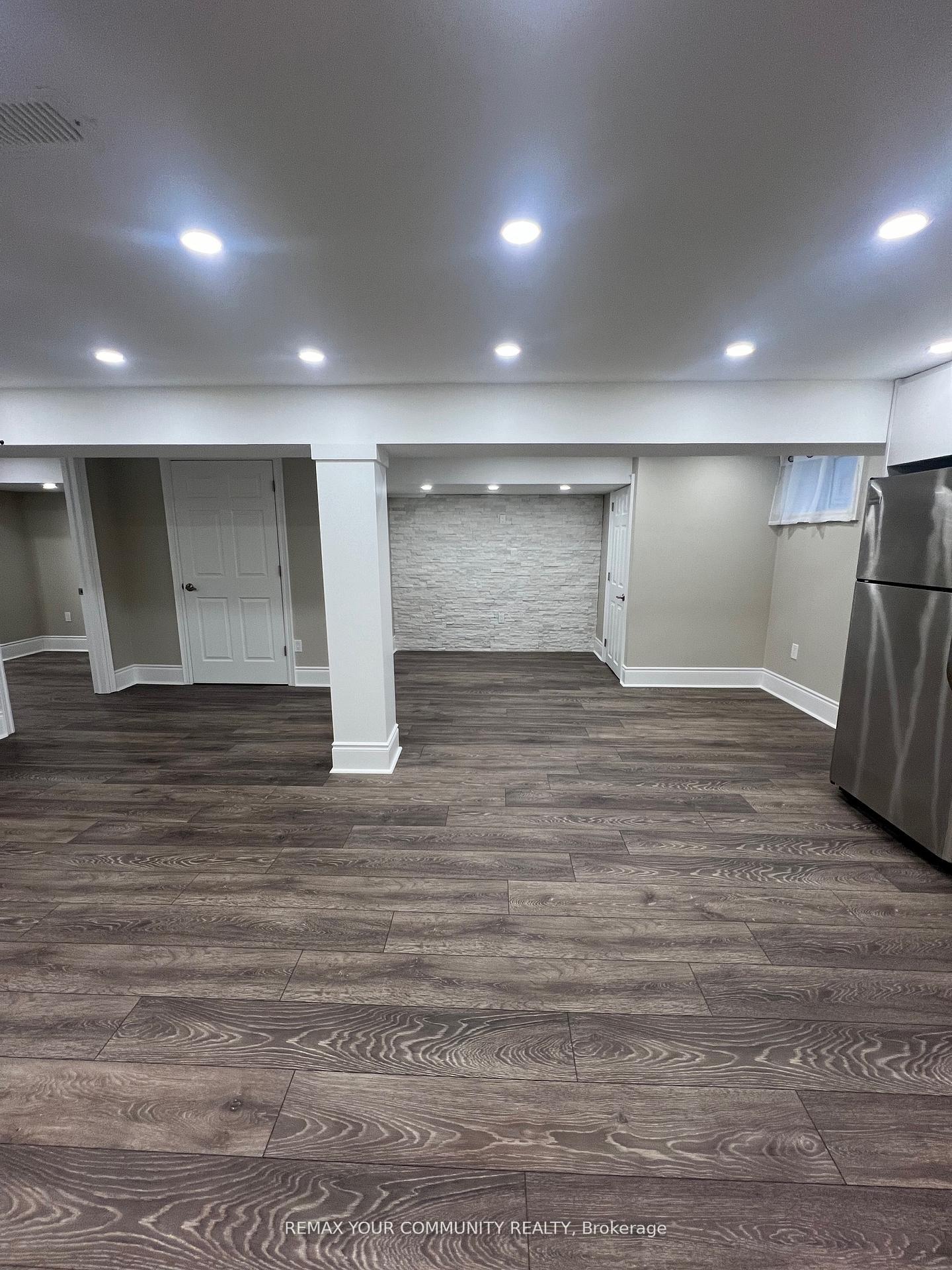 Photo 9 of 23 Irwin Avenue, Aurora, Aurora Village — HOMEH