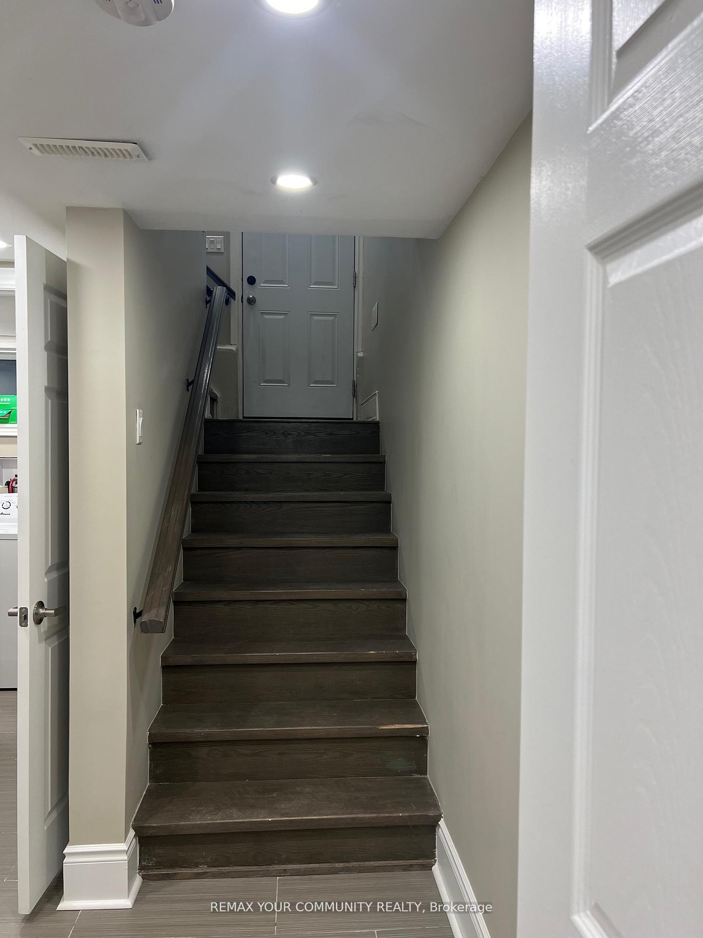 Photo 12 of 23 Irwin Avenue, Aurora, Aurora Village — HOMEH