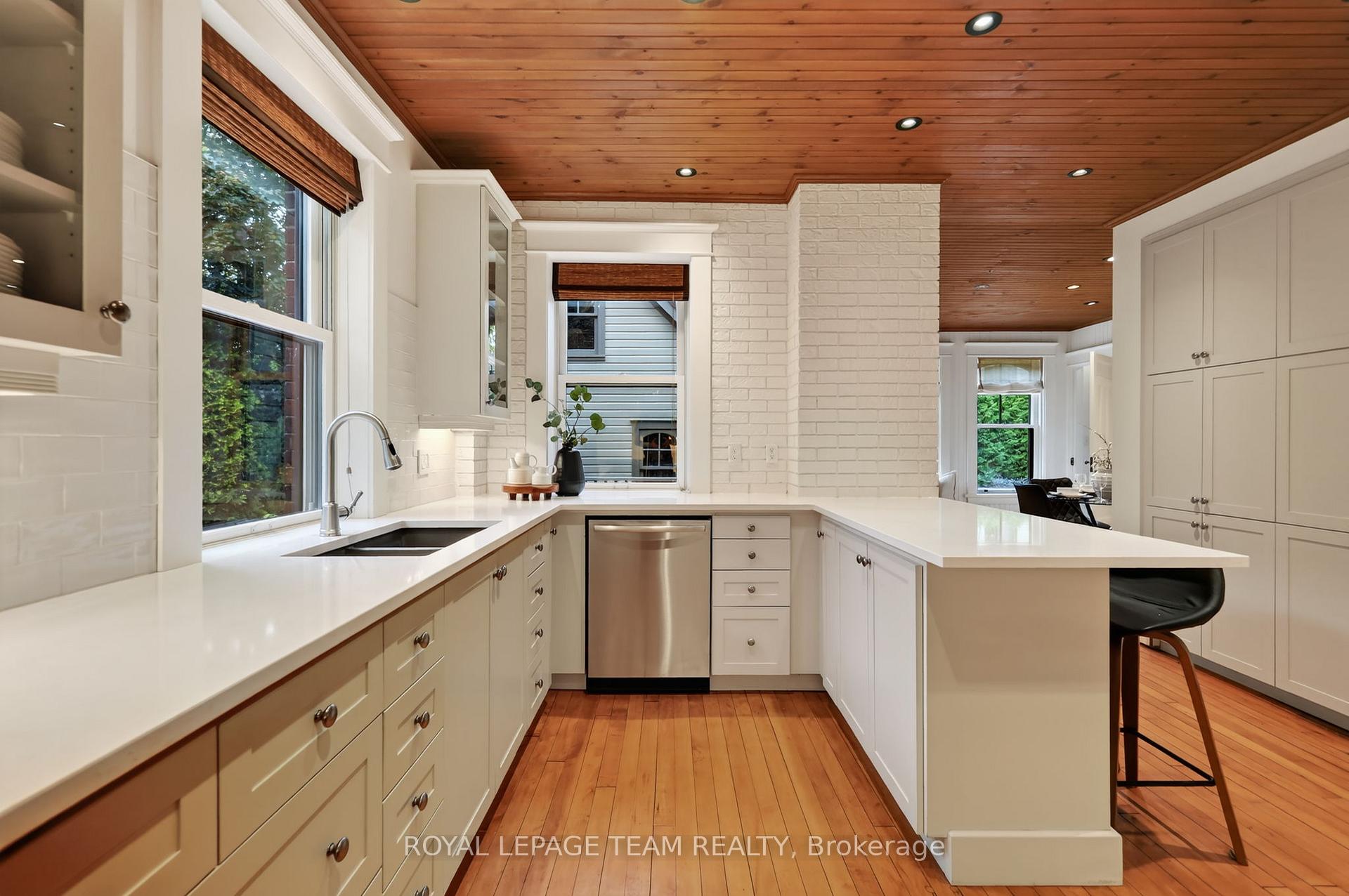 Photo 13 of 515 Broadview Avenue, Ottawa, McKellar/Highland — HOMEH
