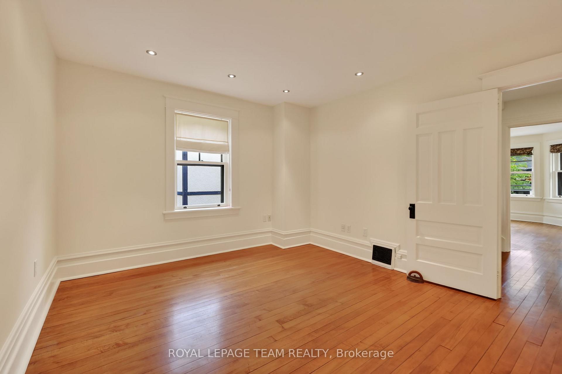 Photo 23 of 515 Broadview Avenue, Ottawa, McKellar/Highland — HOMEH