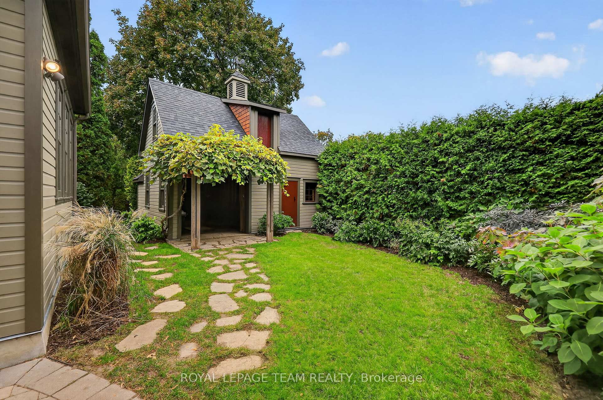 Photo 36 of 515 Broadview Avenue, Ottawa, McKellar/Highland — HOMEH