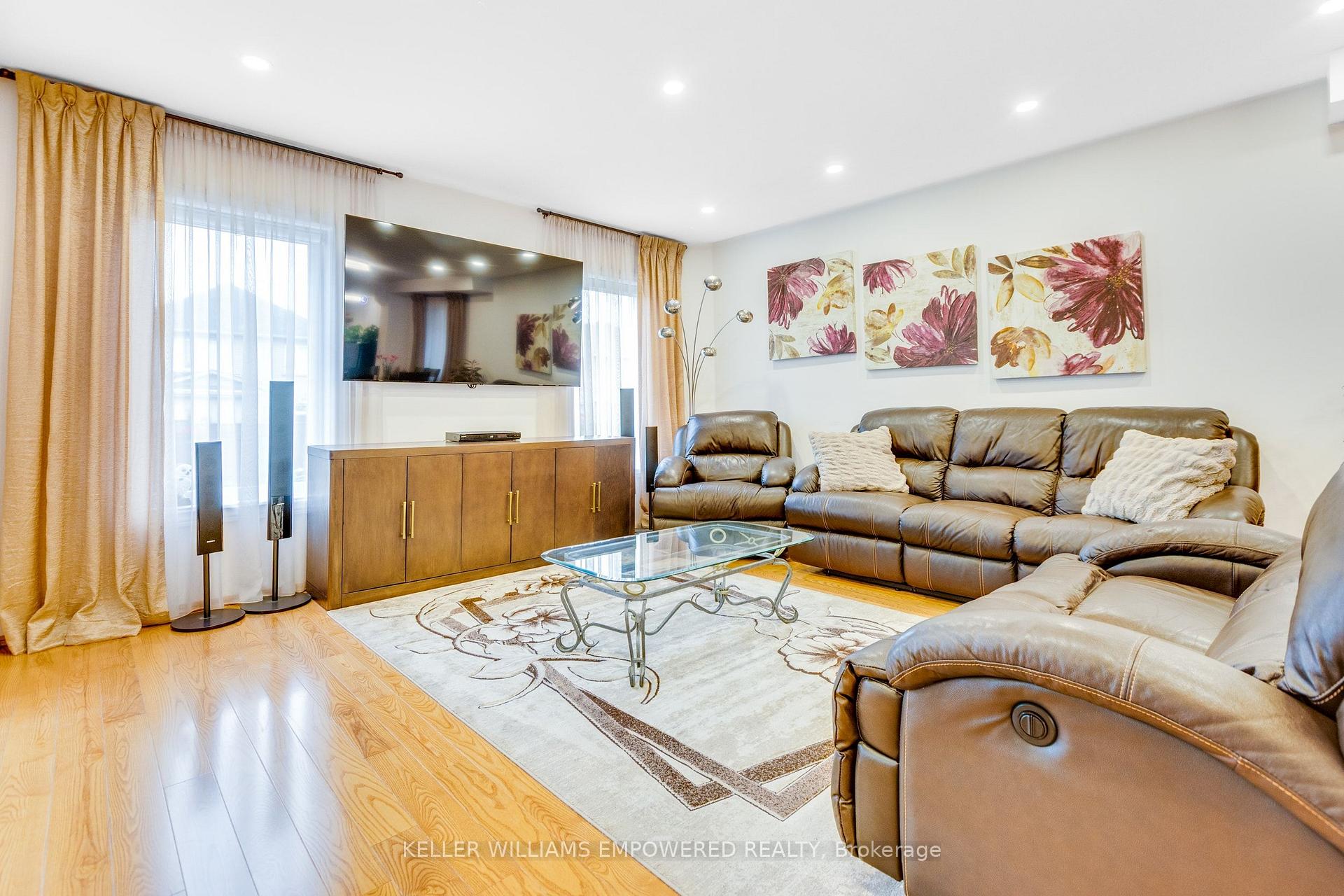 Photo 9 of 134 Queen Isabella Crescent, Vaughan, Vellore Village — HOMEH