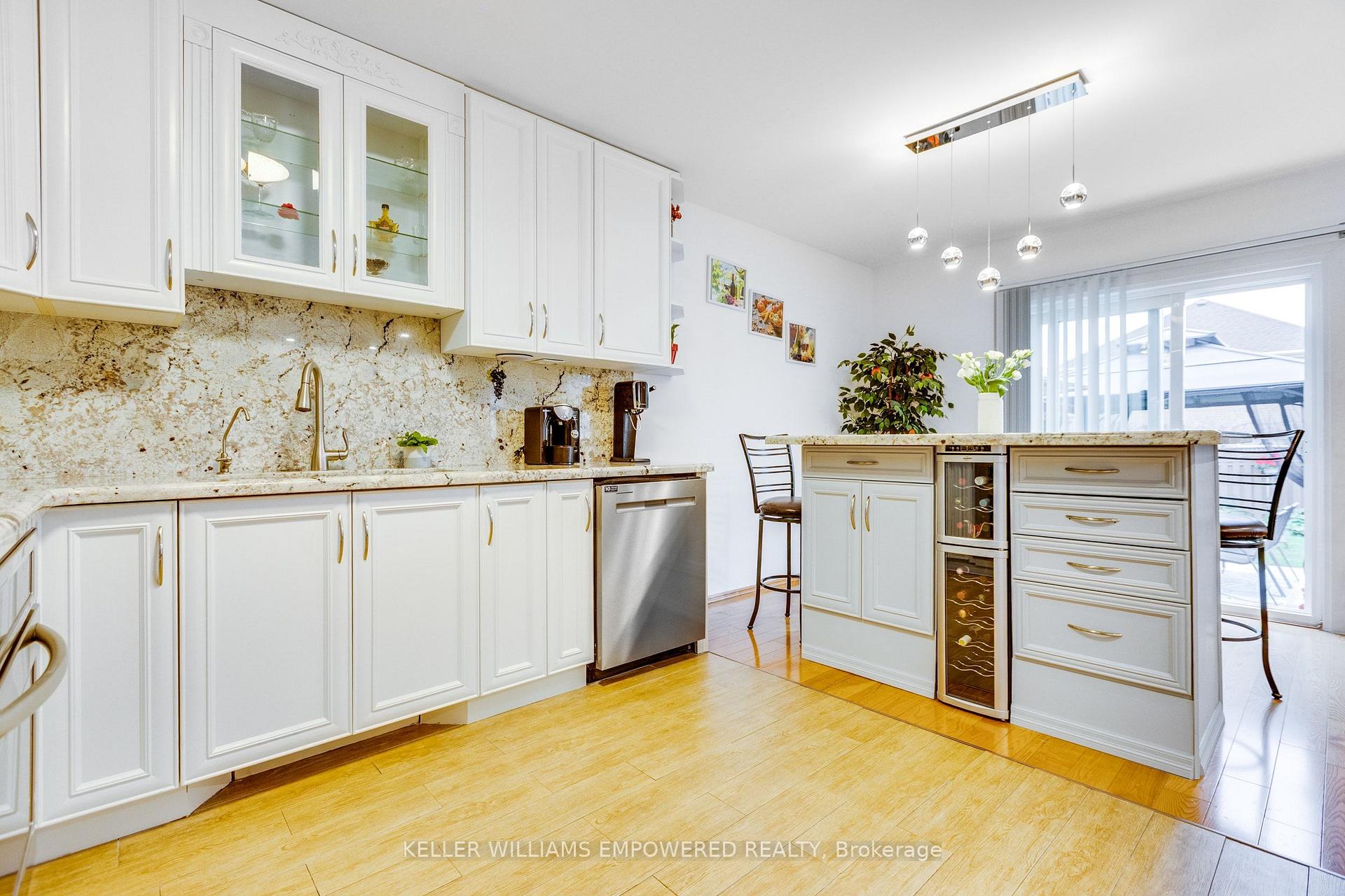Photo 16 of 134 Queen Isabella Crescent, Vaughan, Vellore Village — HOMEH