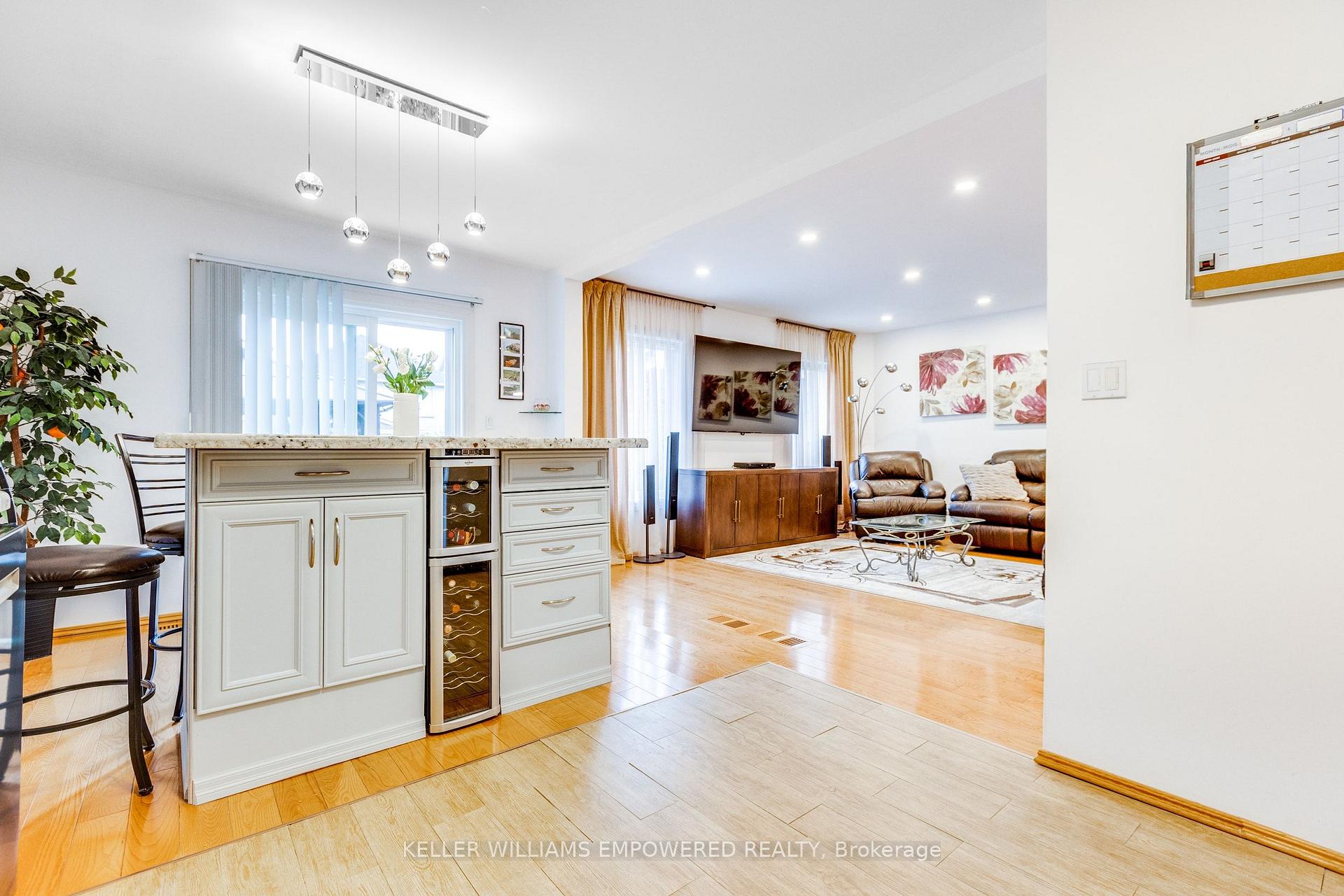 Photo 20 of 134 Queen Isabella Crescent, Vaughan, Vellore Village — HOMEH